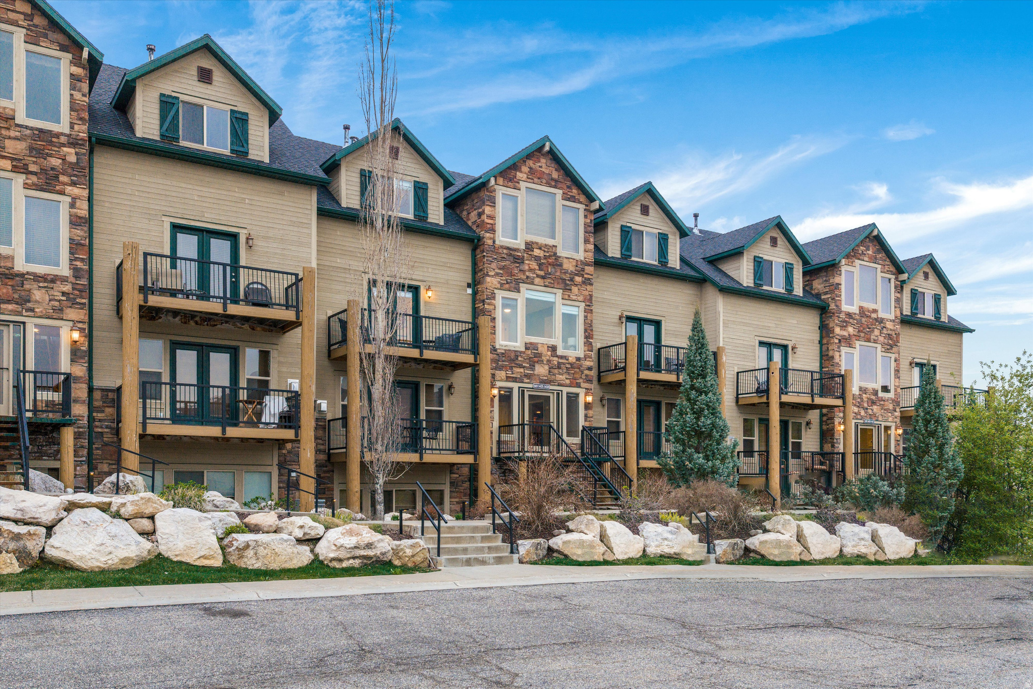 3518 N MOOSE HOLLOW DR #1405