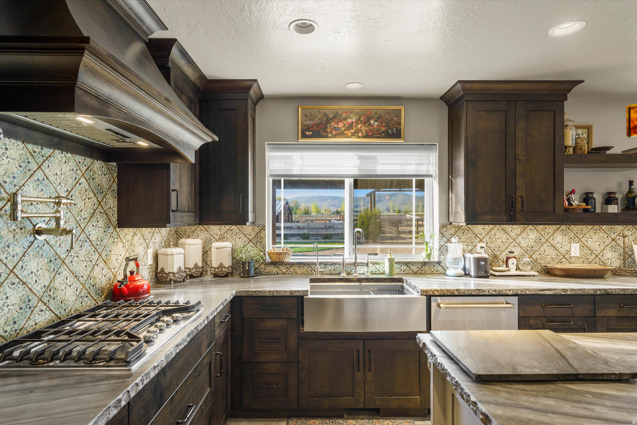 320 W 2100 N