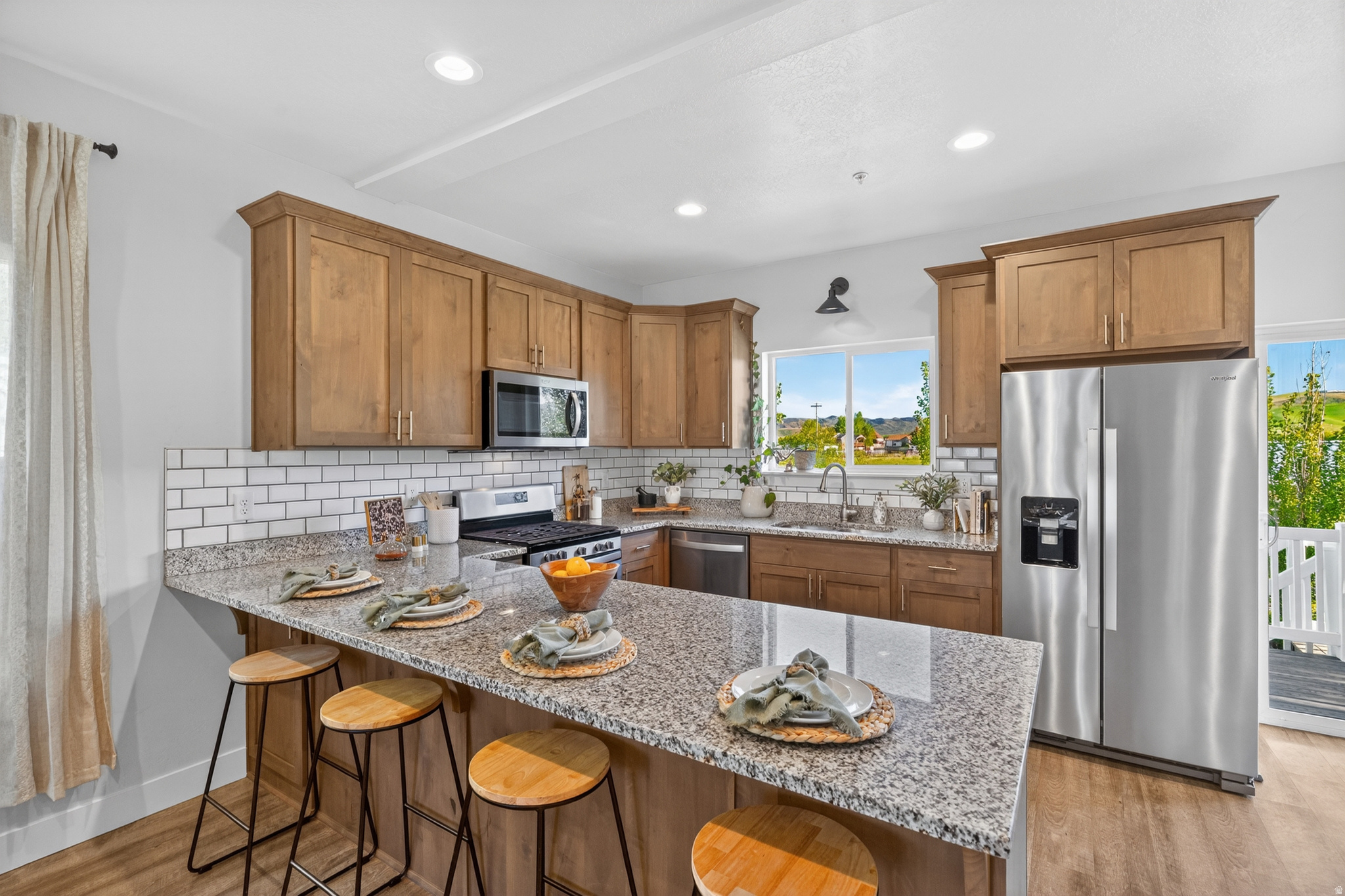 681 W ISLAND RD