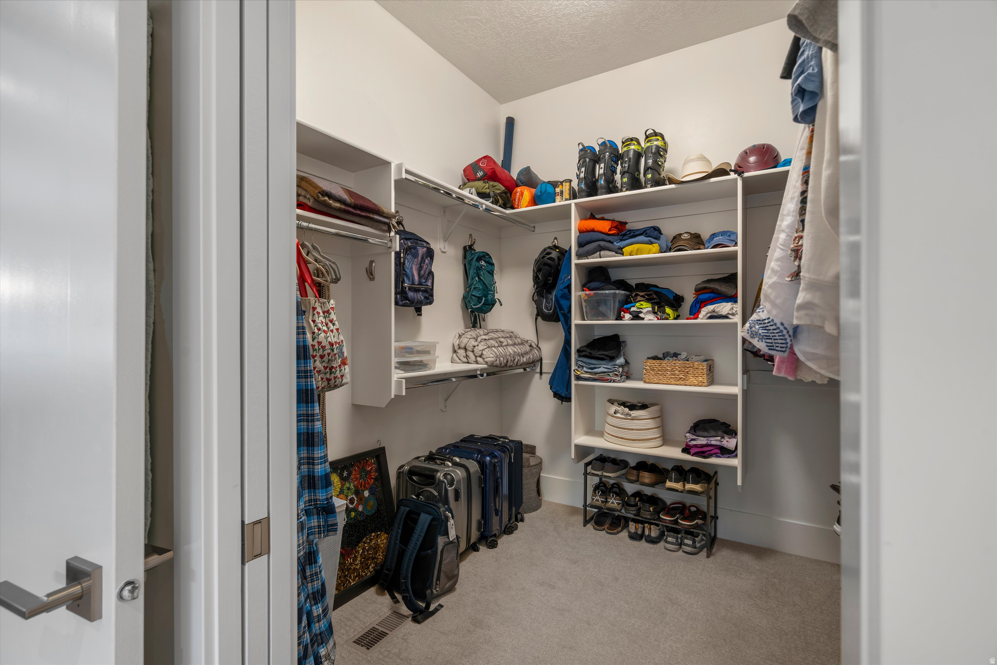 5917 E BIG HORN PKWY