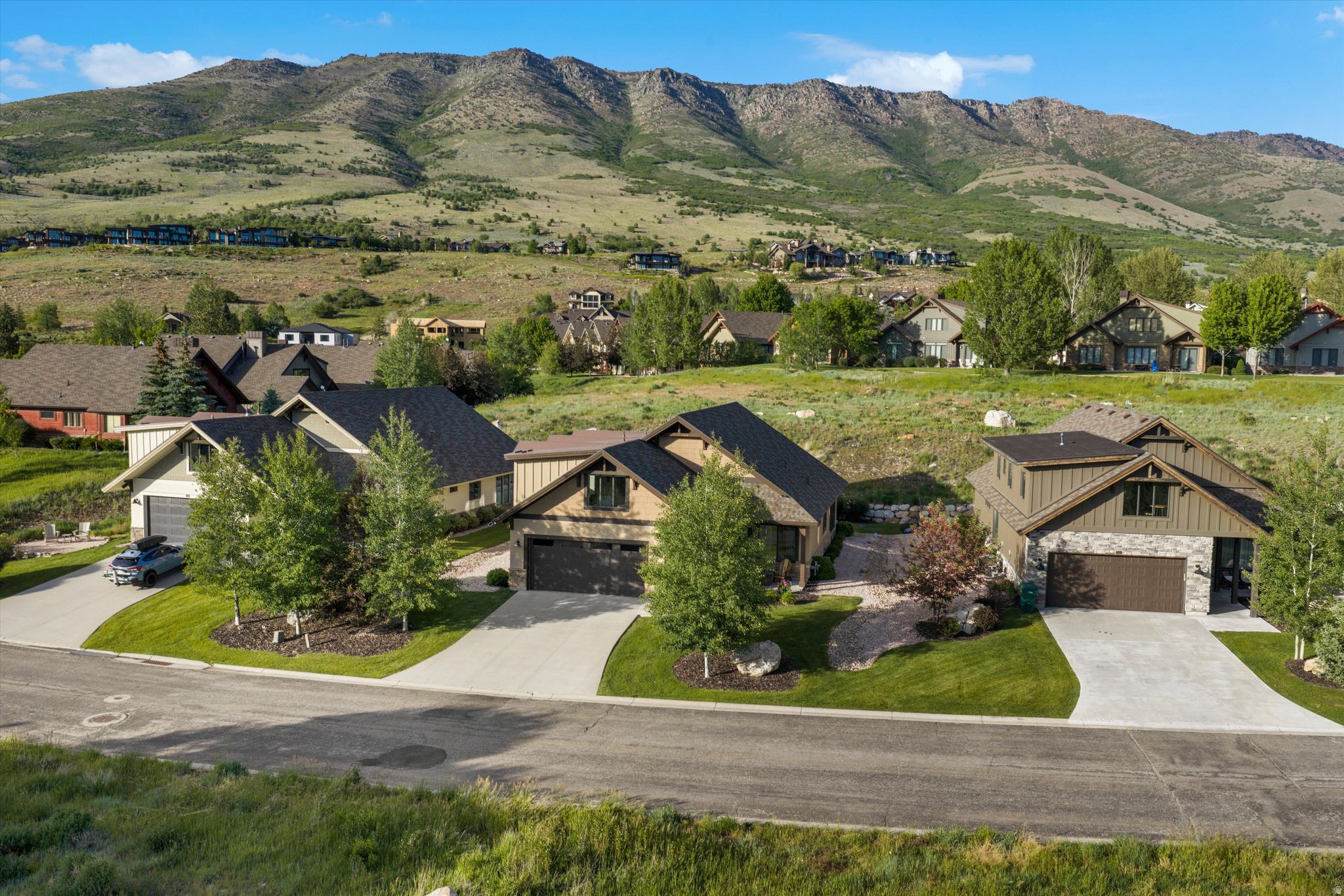5917 E BIG HORN PKWY
