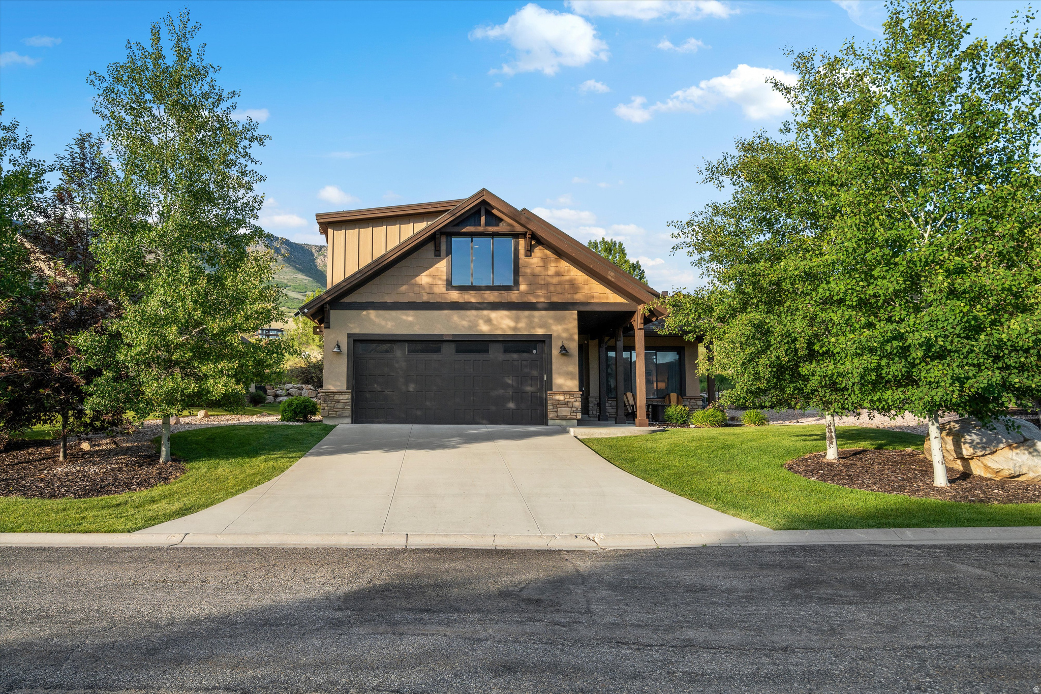 5917 E BIG HORN PKWY