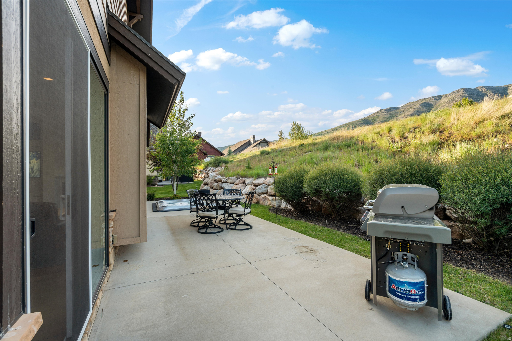 5917 E BIG HORN PKWY