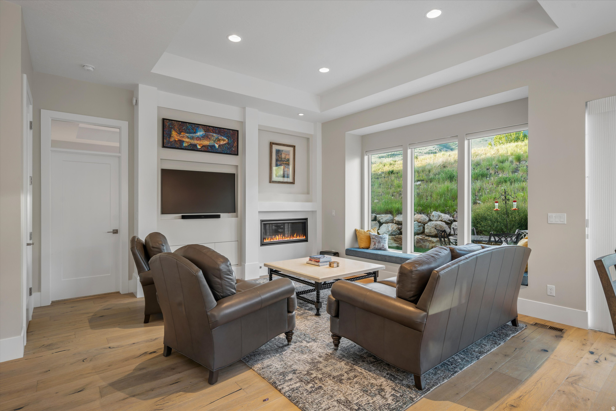 5917 E BIG HORN PKWY