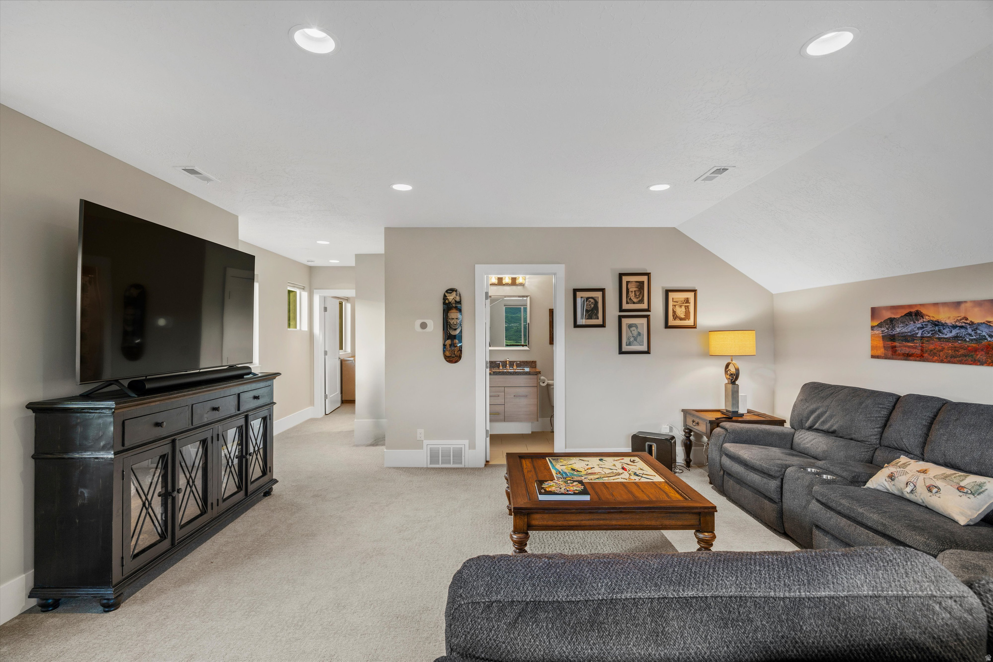 5917 E BIG HORN PKWY