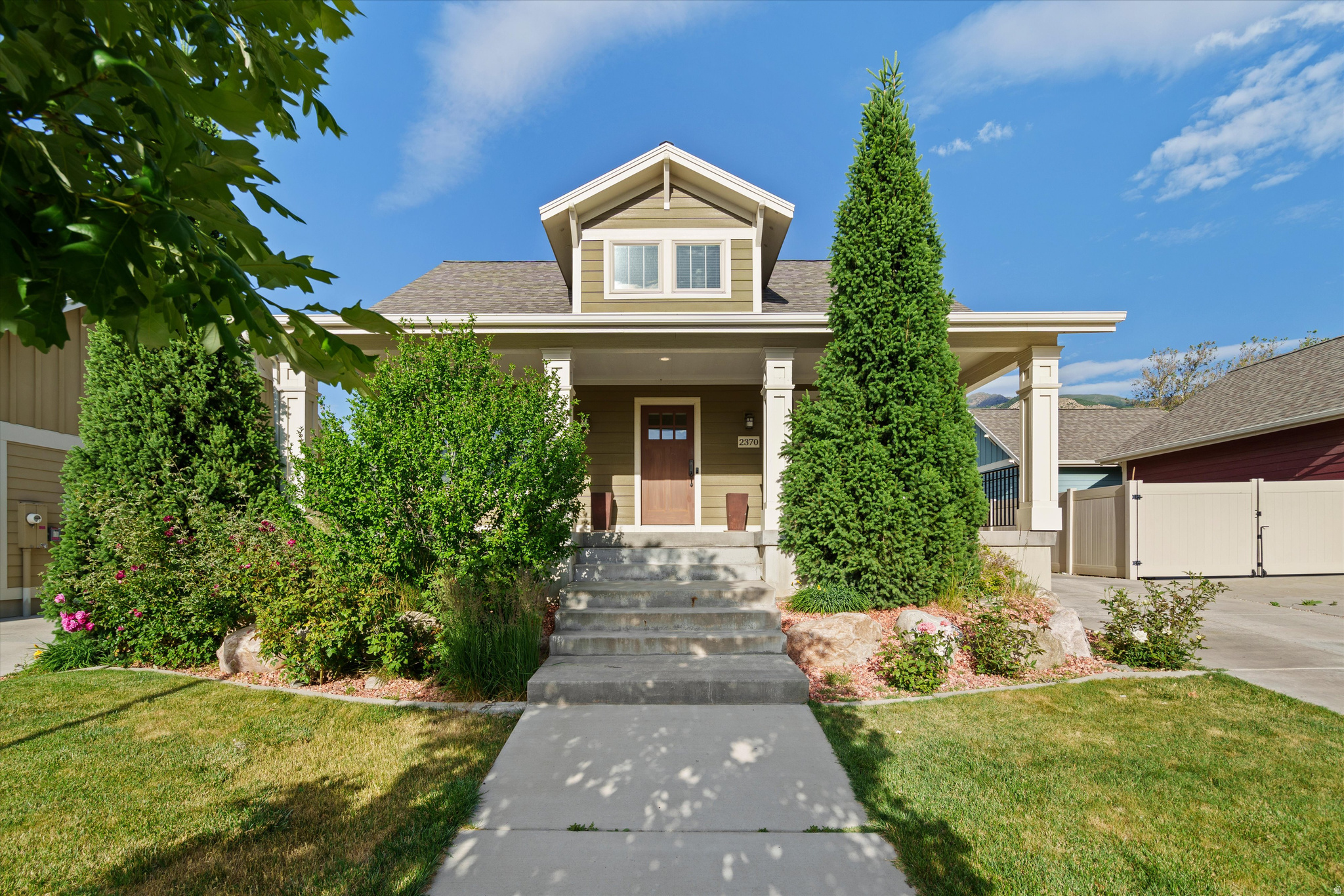 2370 S FOWLER AVE