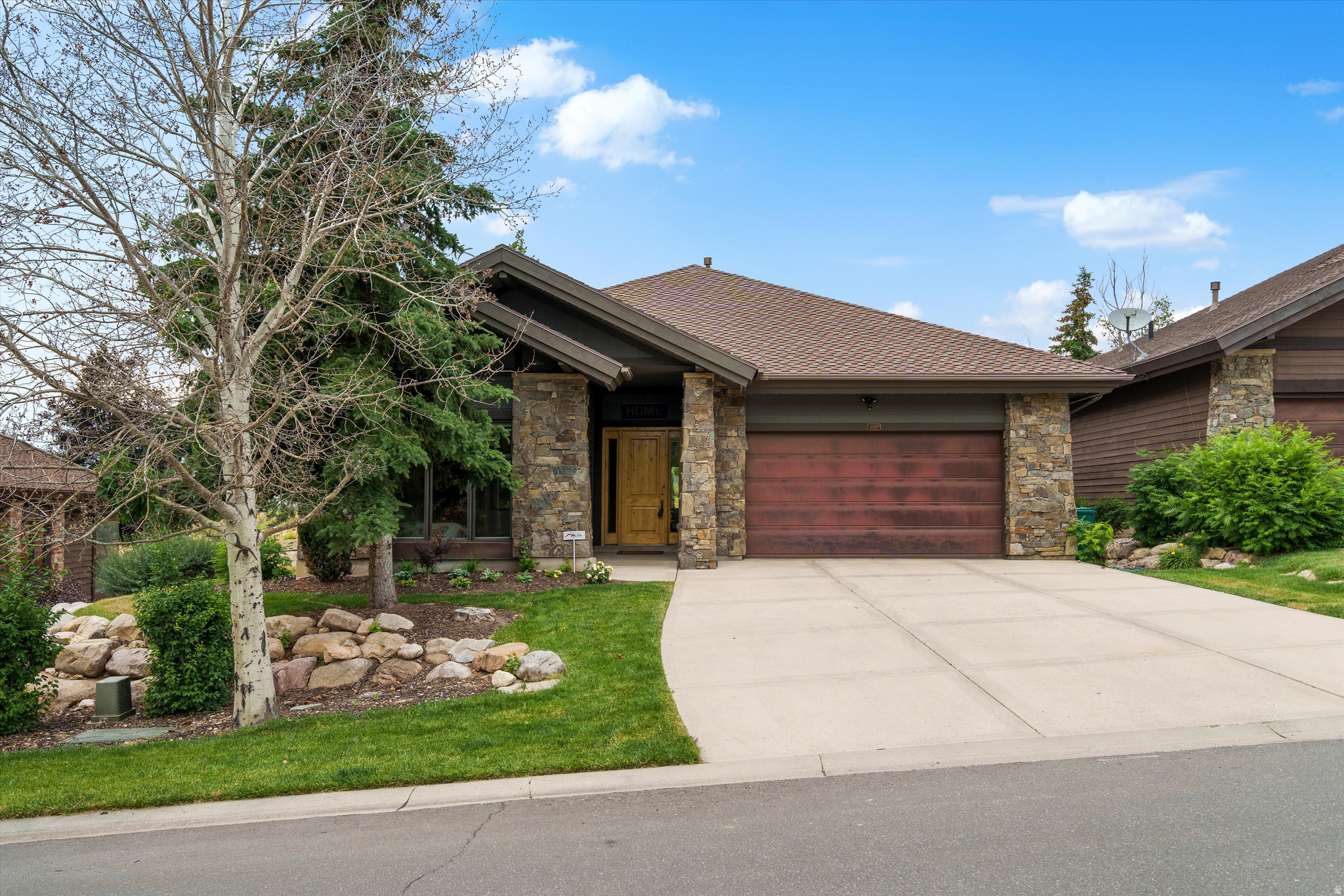 4892 E EAGLERIDGE DR