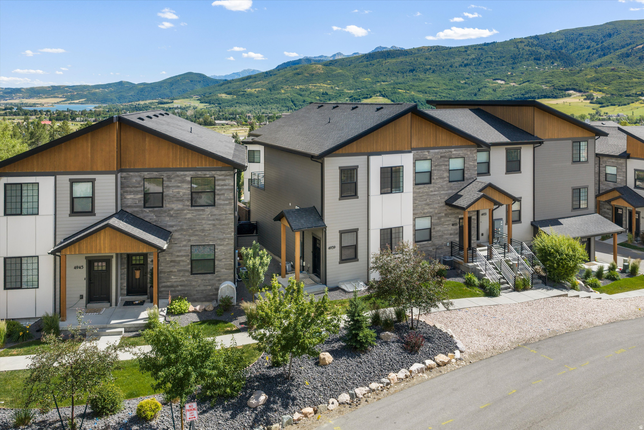 4939 E WOLF LODGE DR