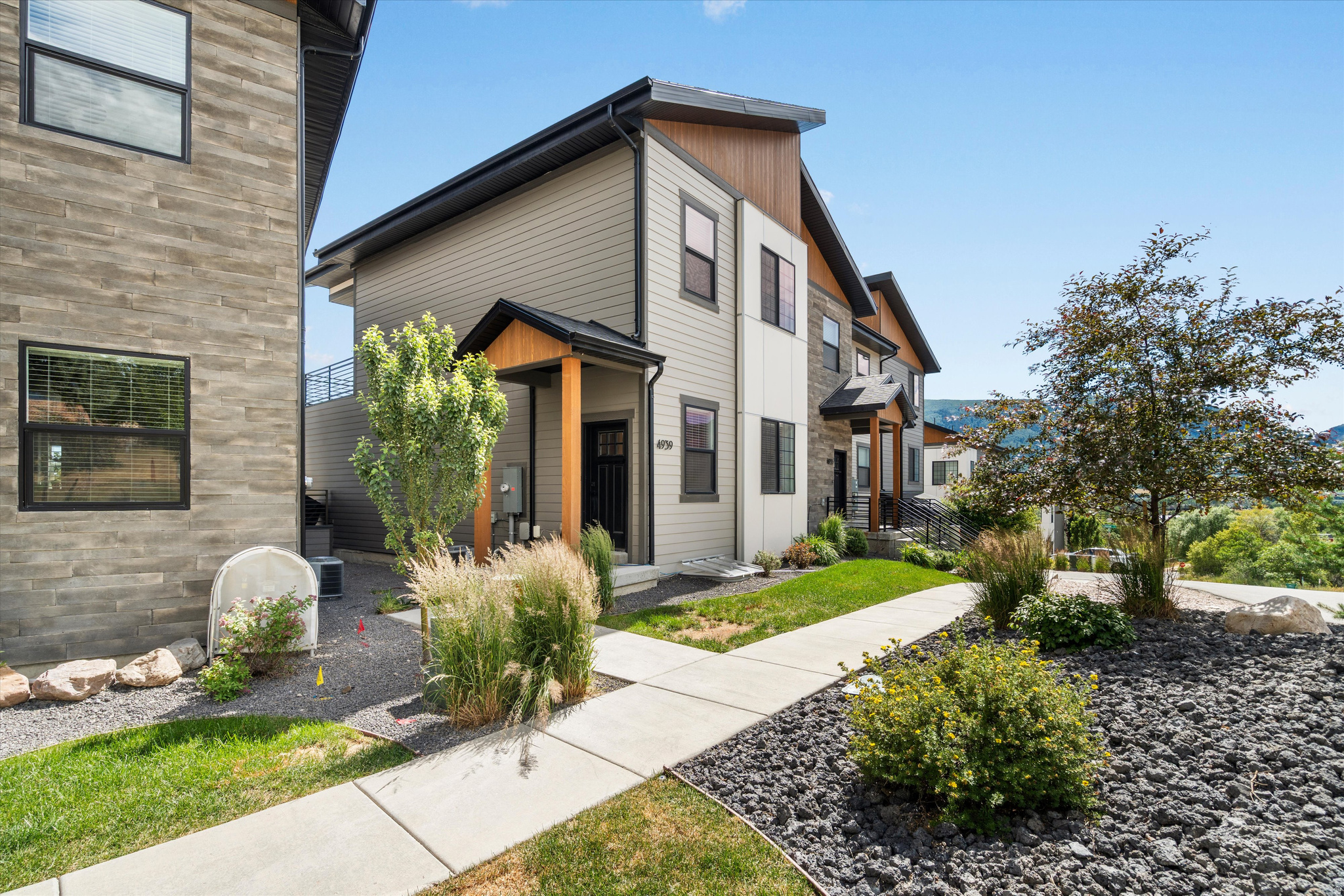 4939 E WOLF LODGE DR