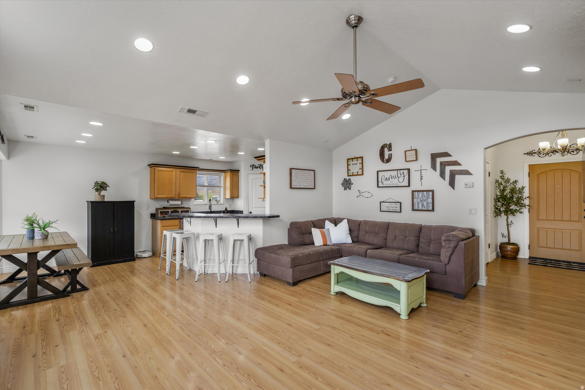 2444 N SIERRA DR