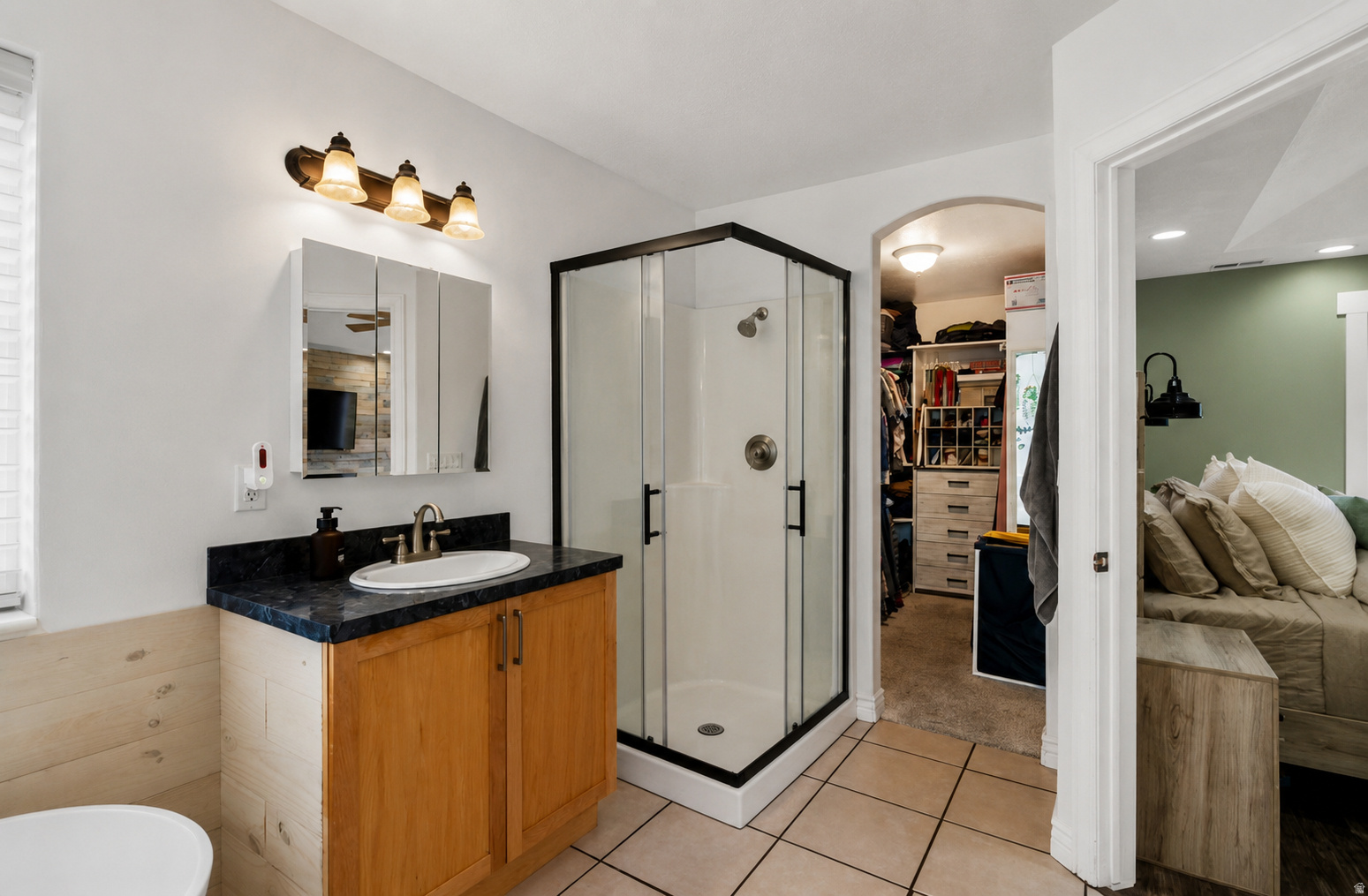 2444 N SIERRA DR