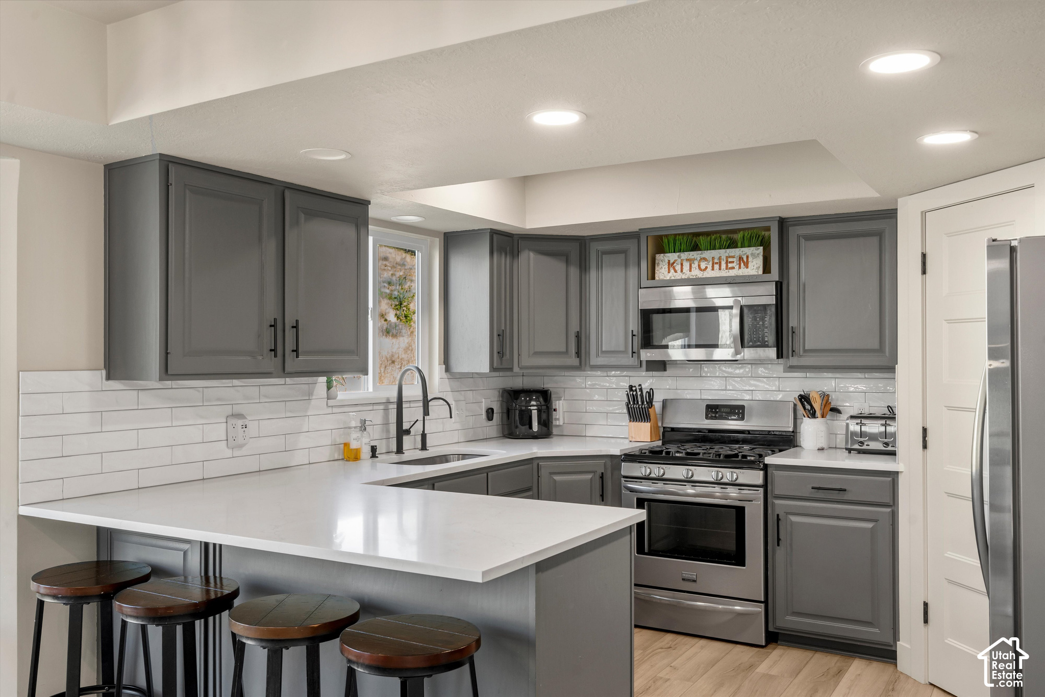 768 N MAPLE ST