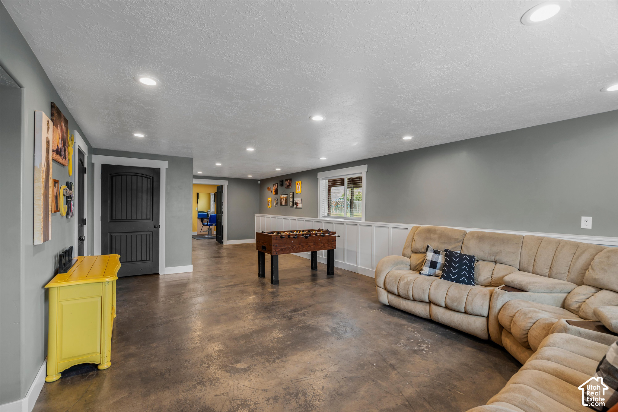 2444 N SIERRA DR