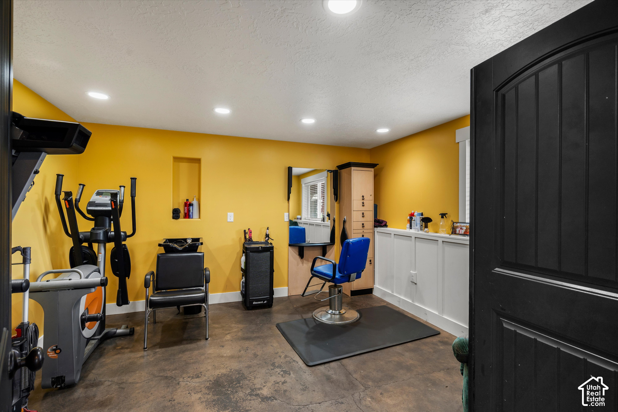2444 N SIERRA DR