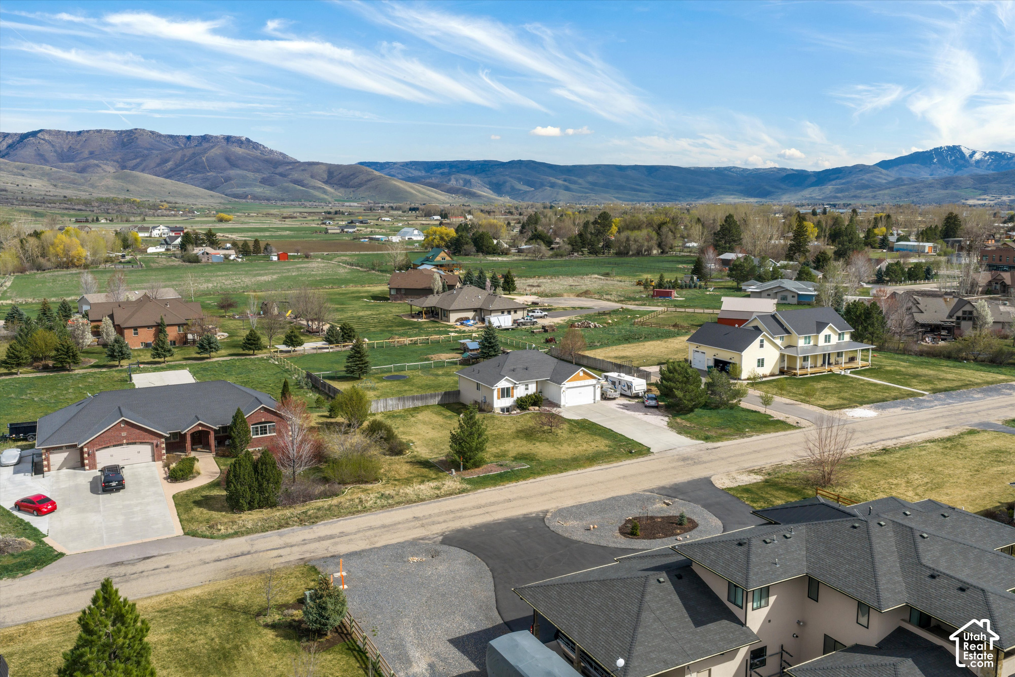 2444 N SIERRA DR