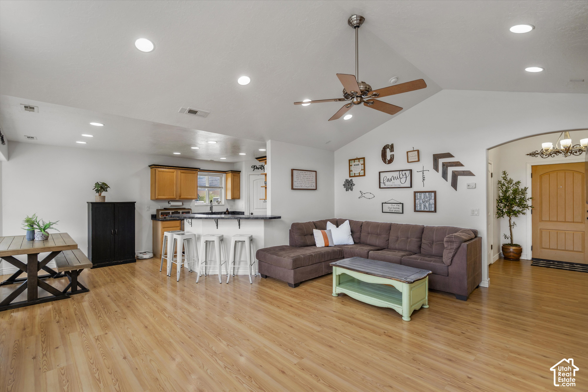2444 N SIERRA DR
