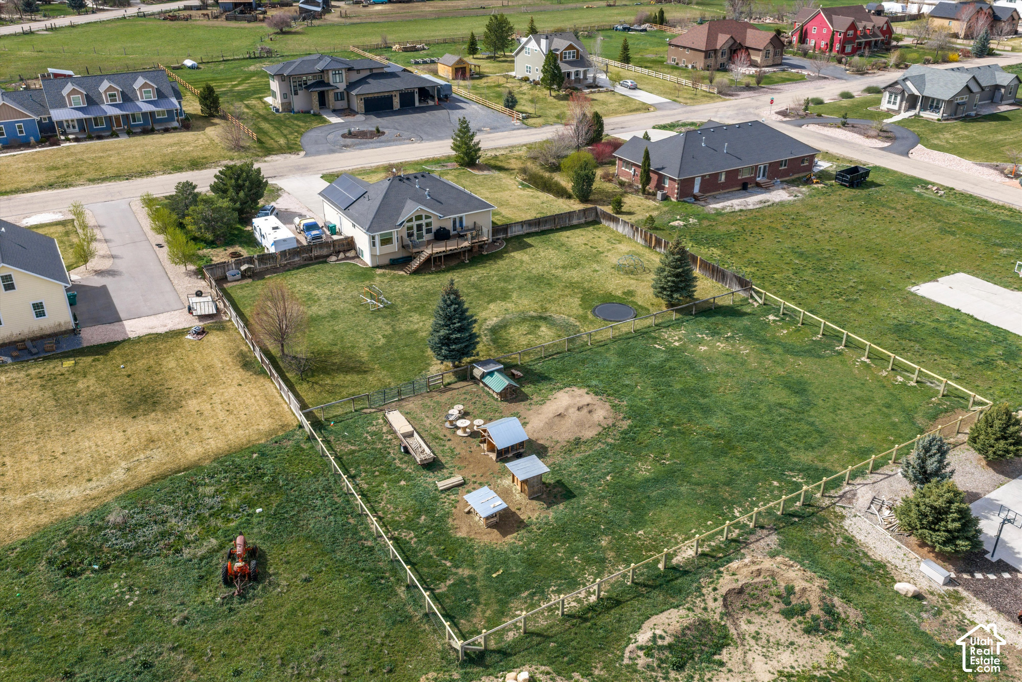 2444 N SIERRA DR