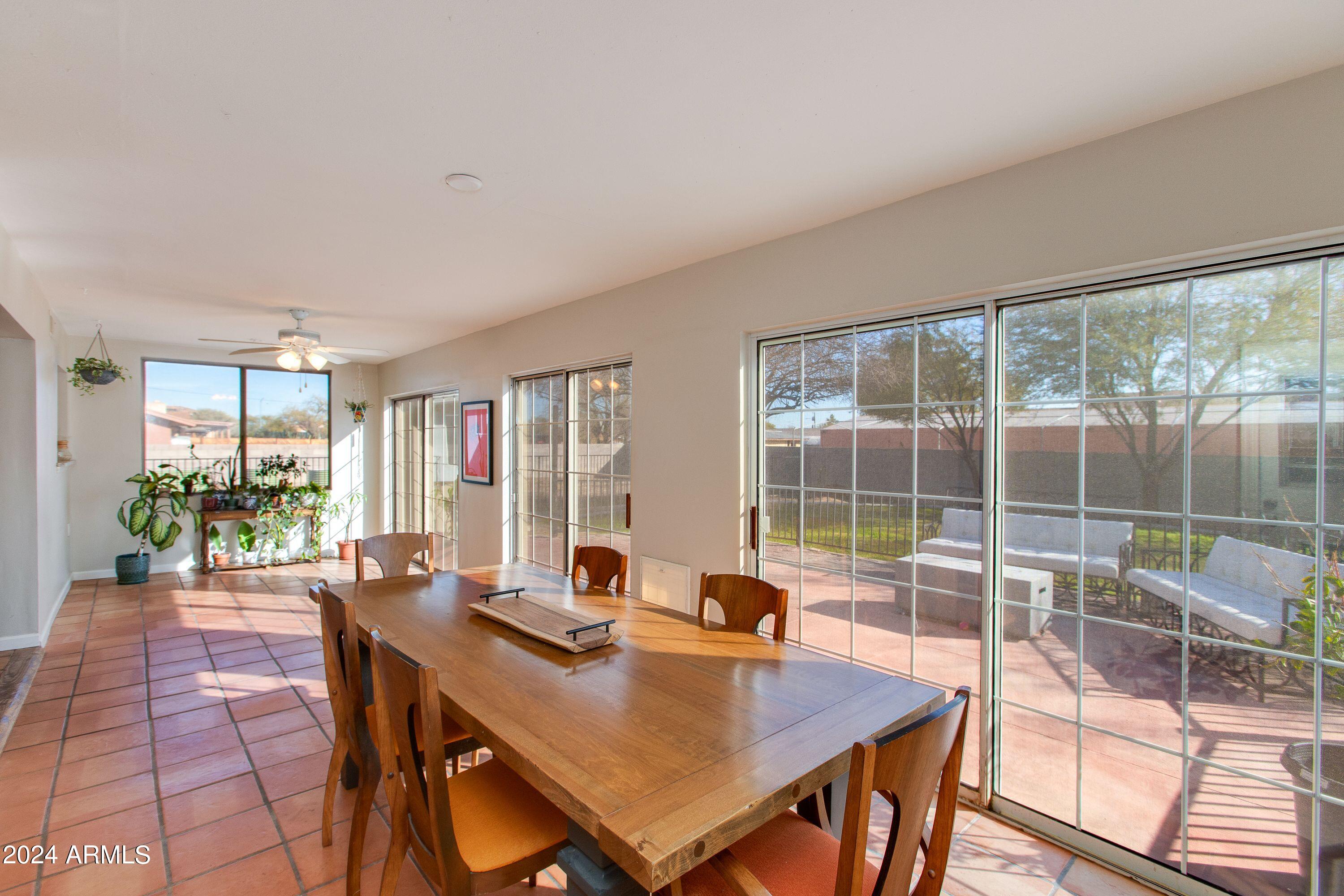 1929 E CAMPO BELLO Drive