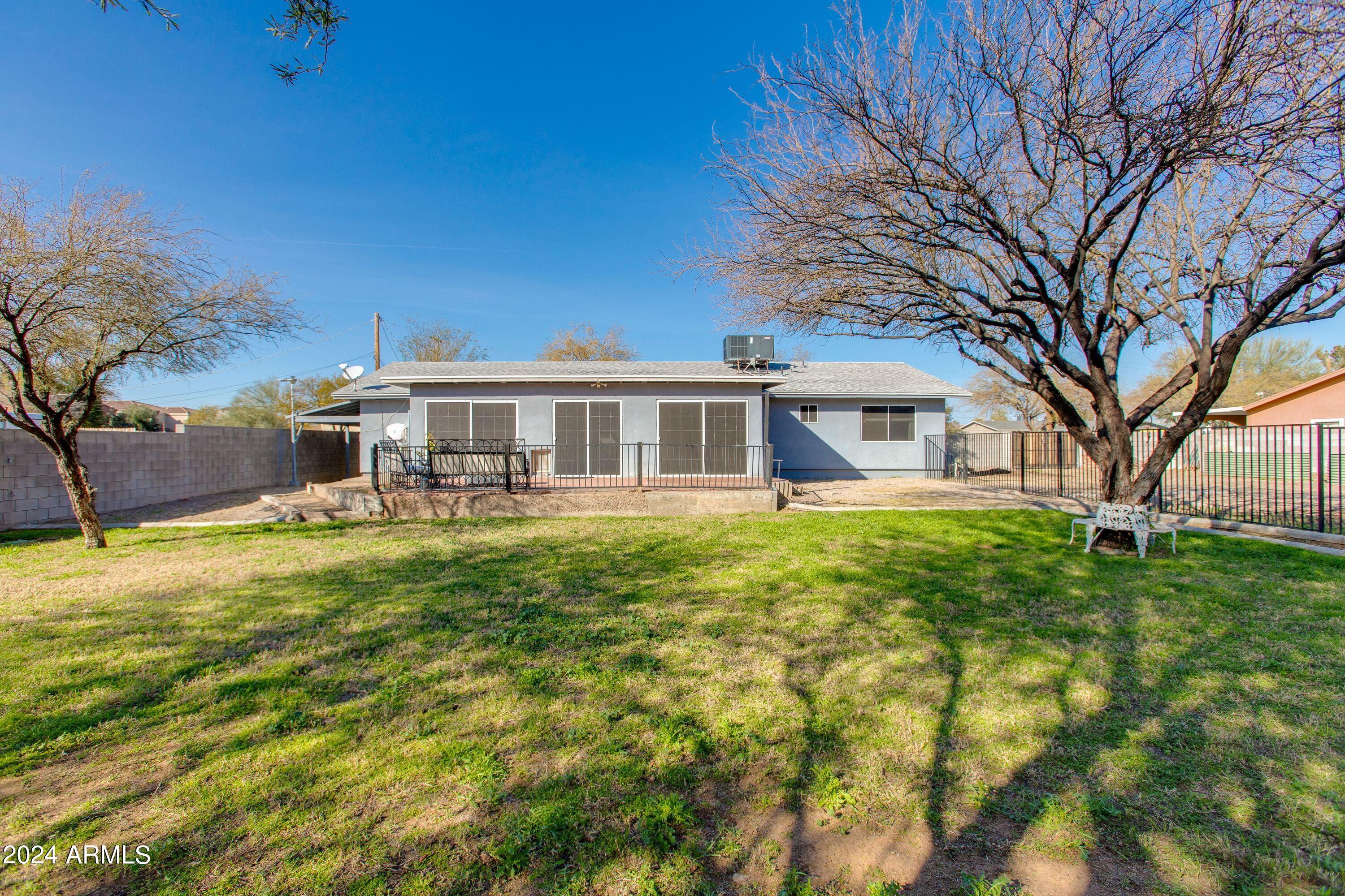 1929 E CAMPO BELLO Drive