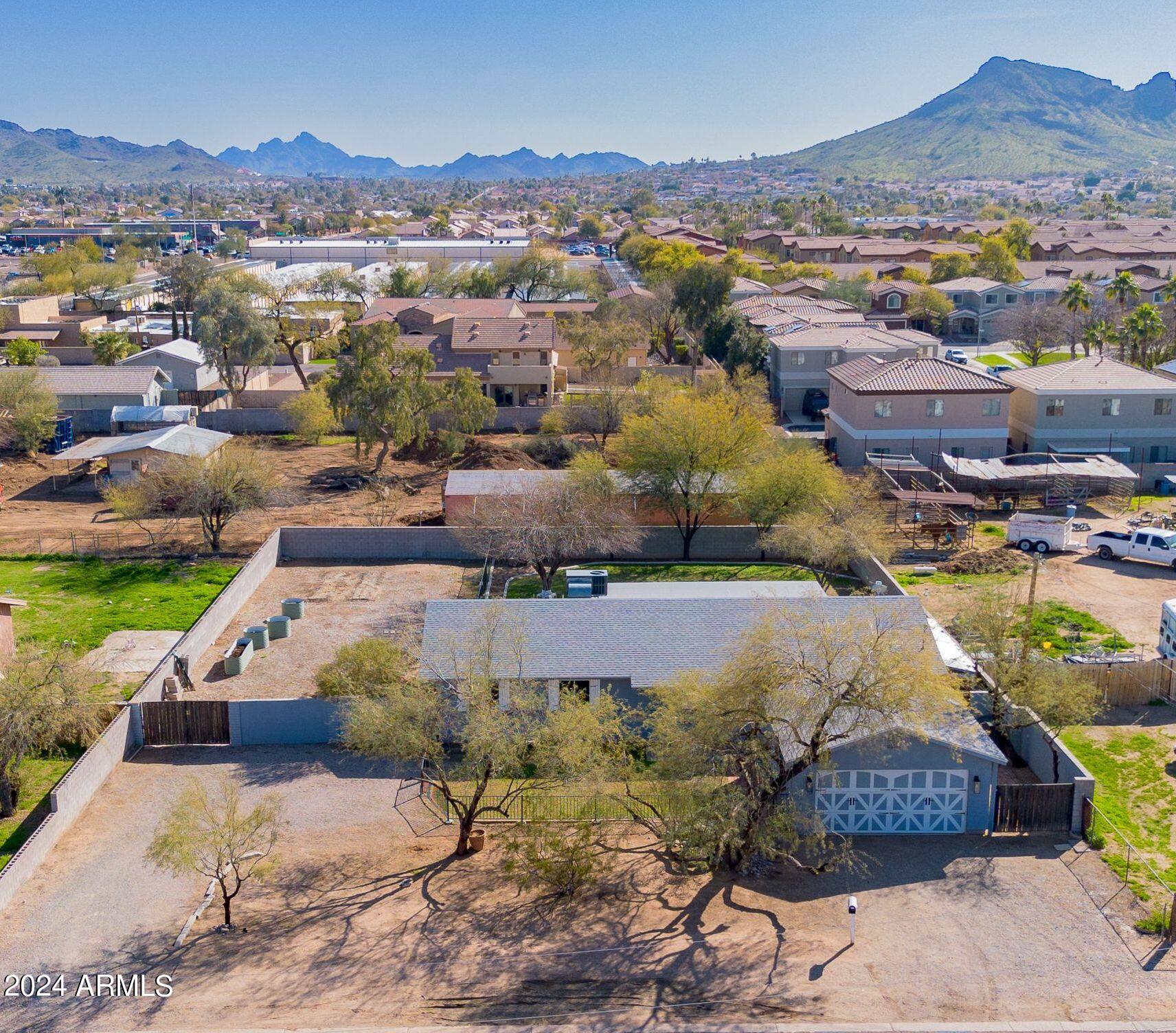 1929 E CAMPO BELLO Drive