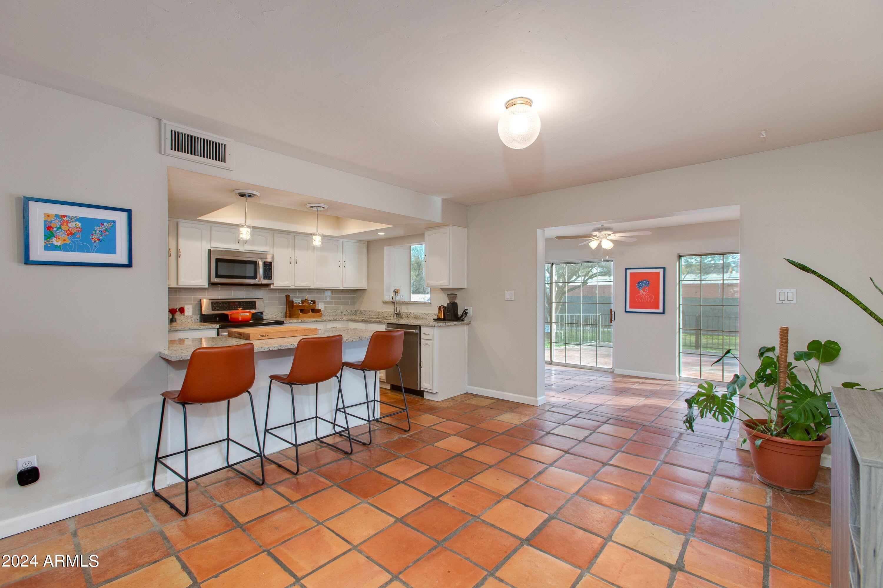 1929 E CAMPO BELLO Drive