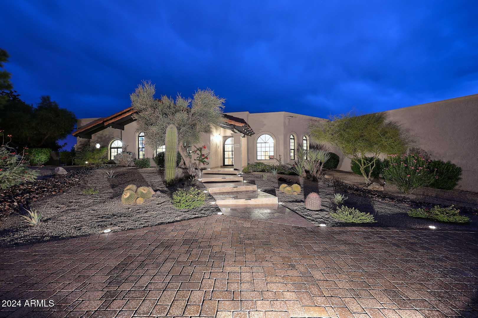 9446 E ROMPING Road
