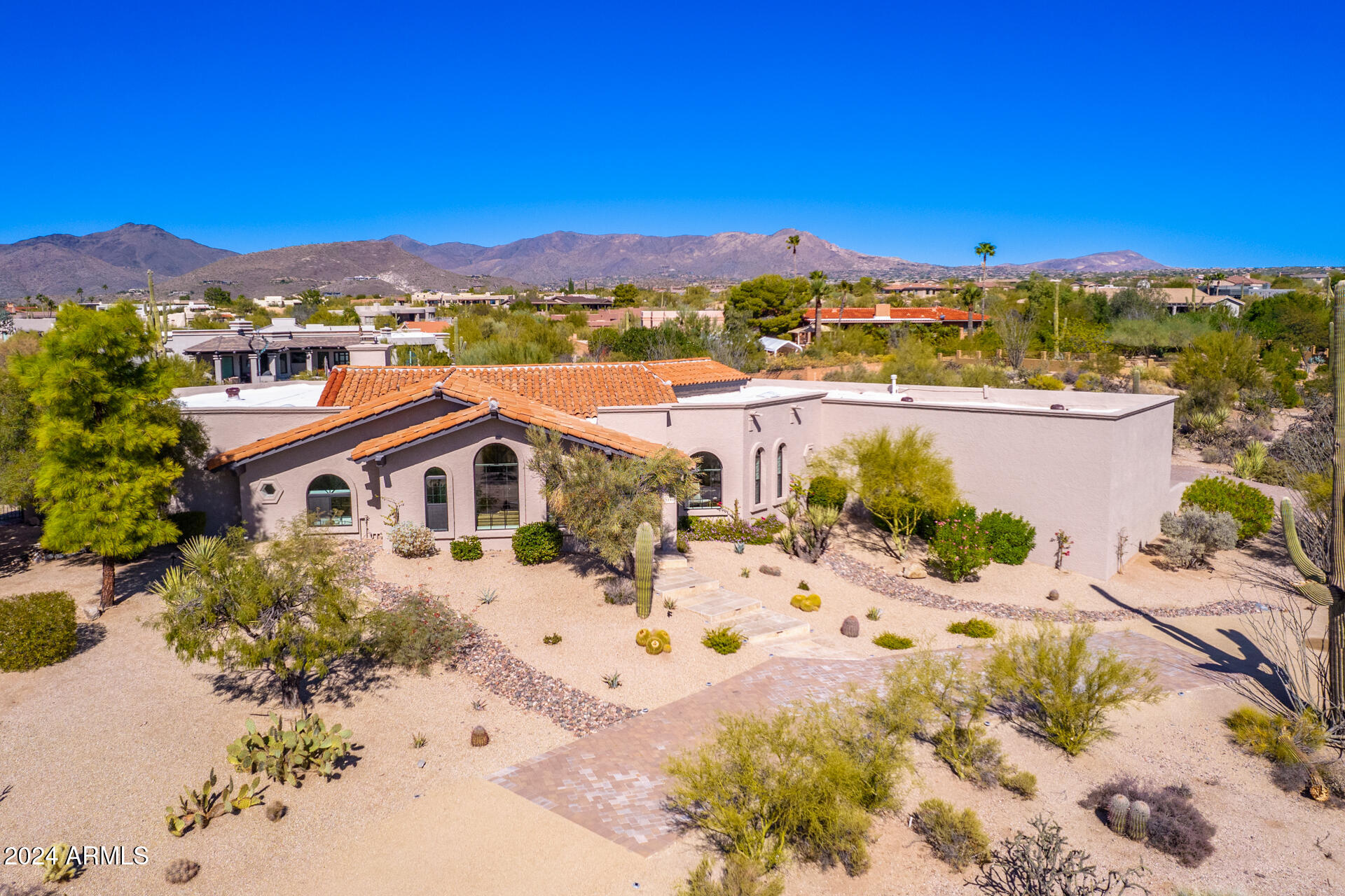 9446 E ROMPING Road