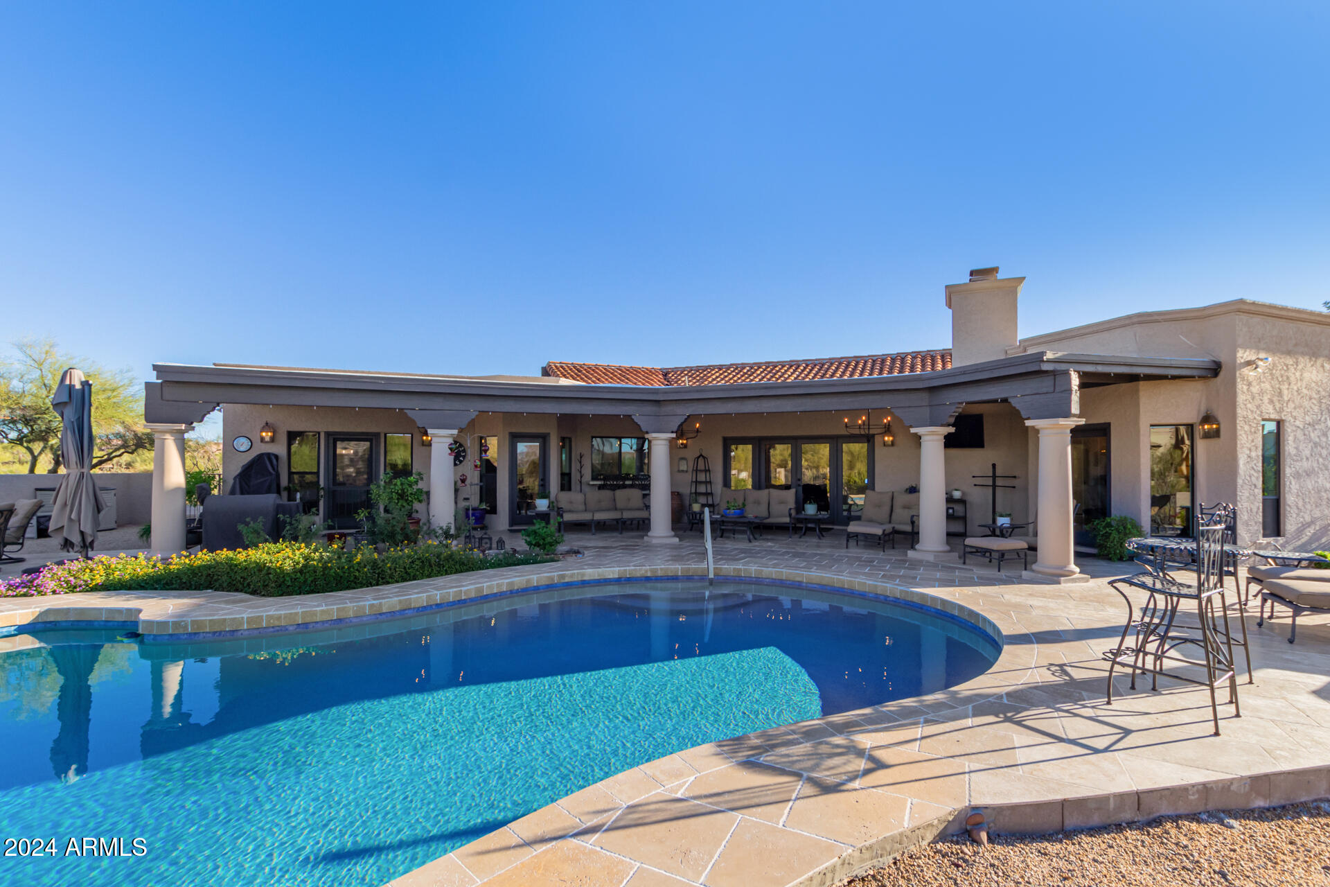 9446 E ROMPING Road