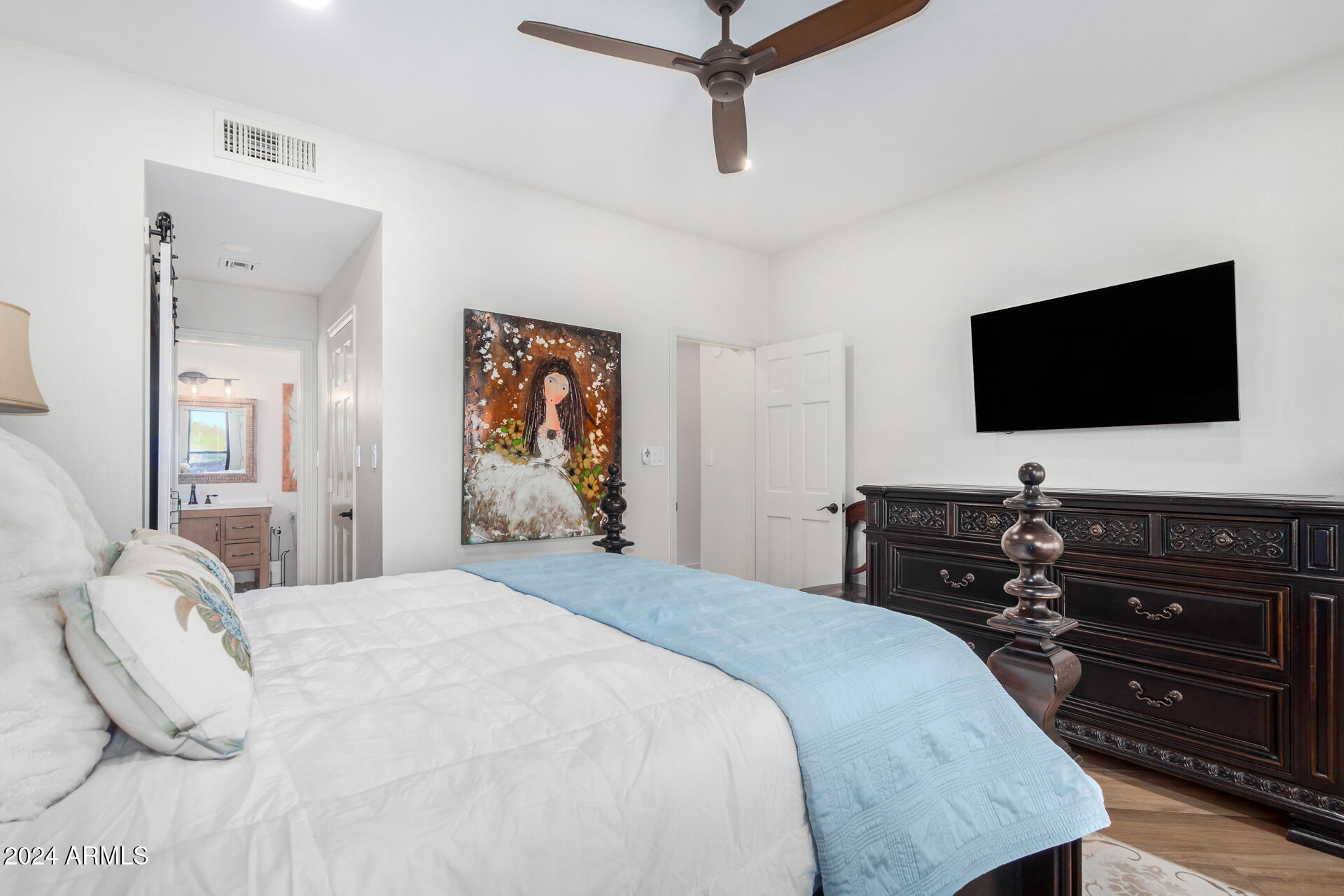 9446 E ROMPING Road
