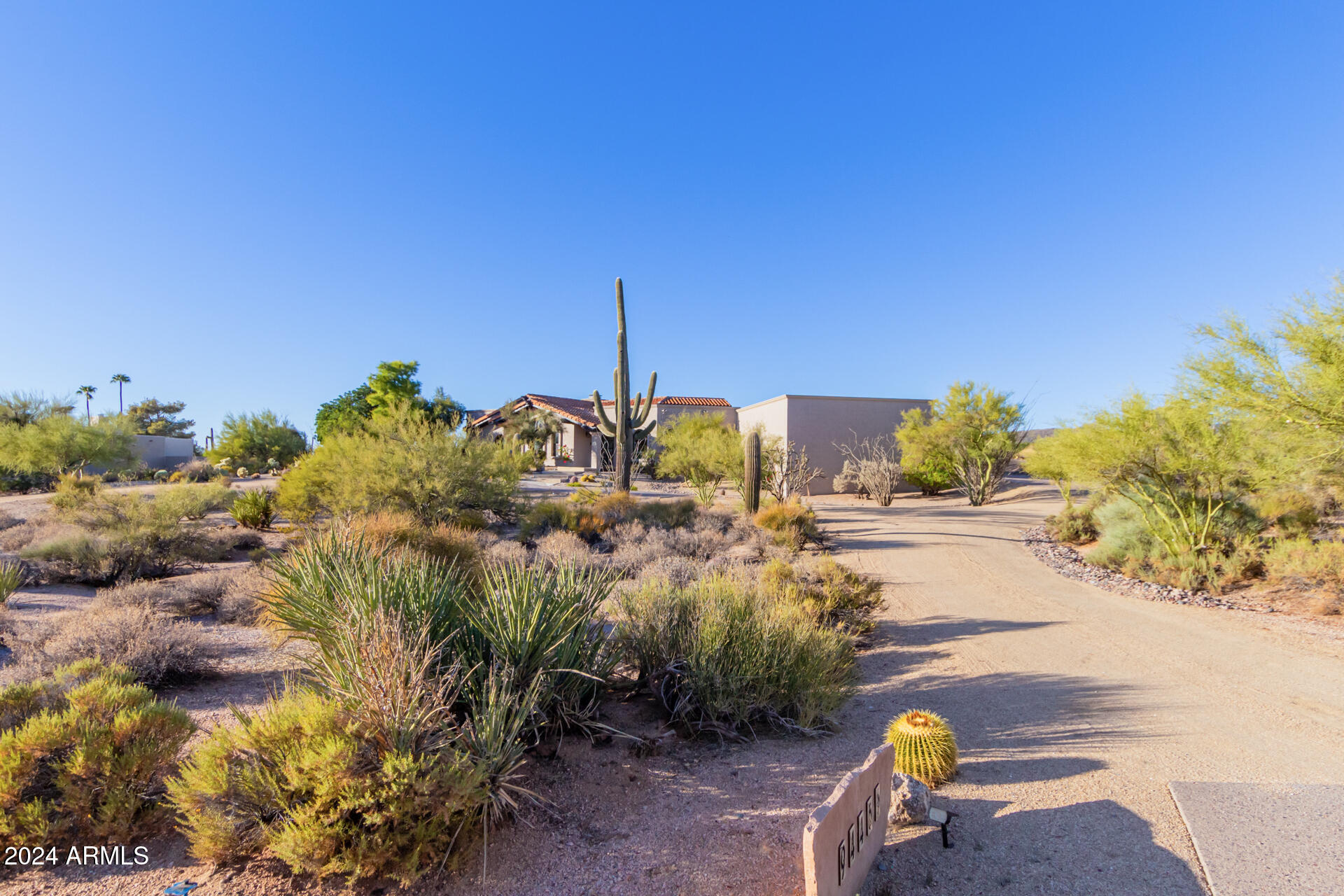 9446 E ROMPING Road