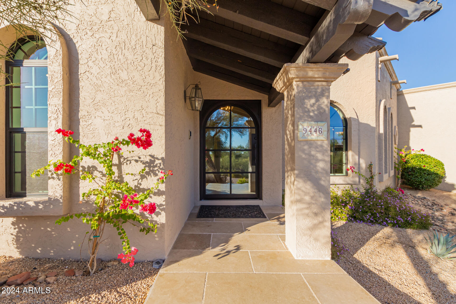 9446 E ROMPING Road