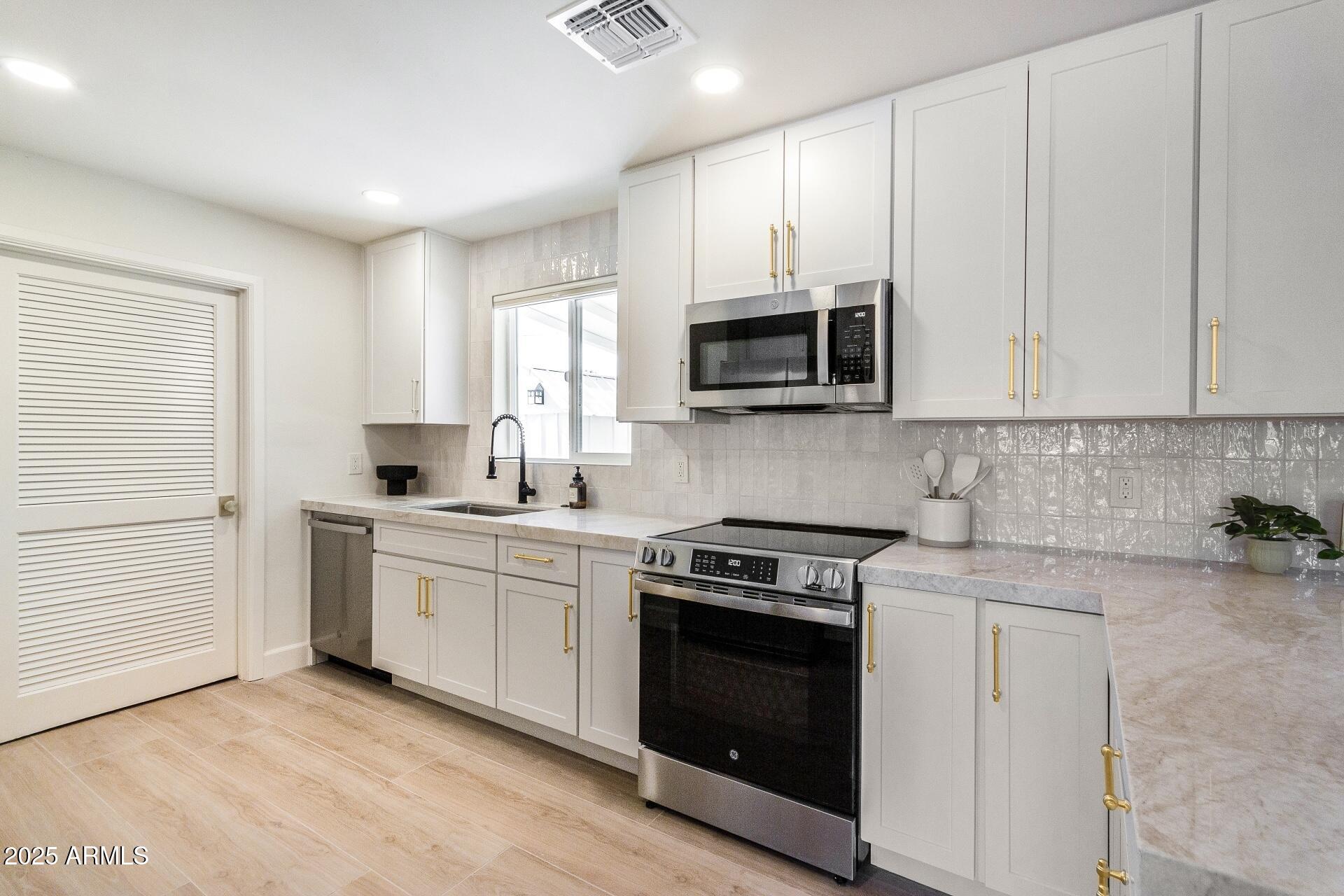2126 N 69TH Place