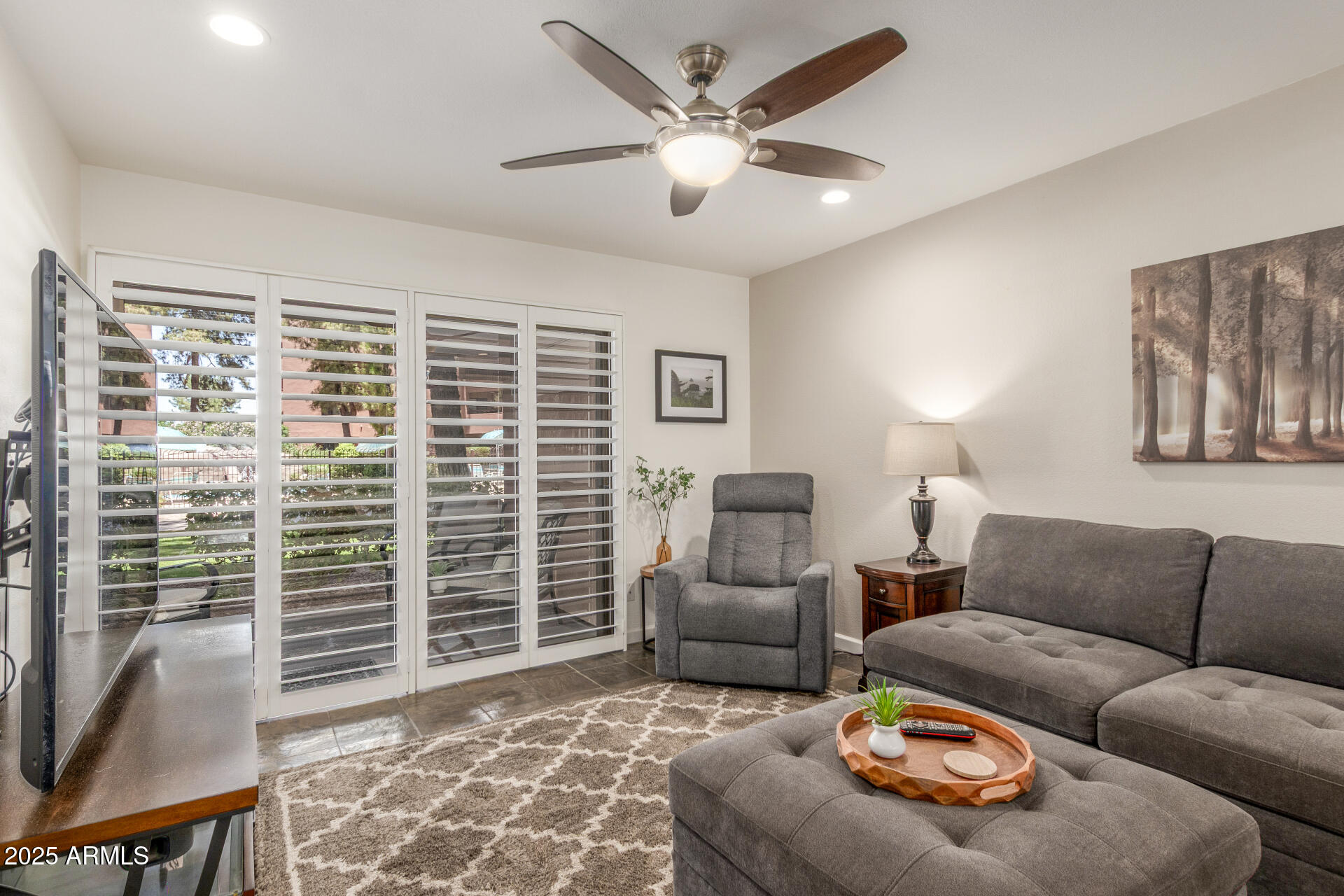 12212 N PARADISE VILLAGE Parkway 109