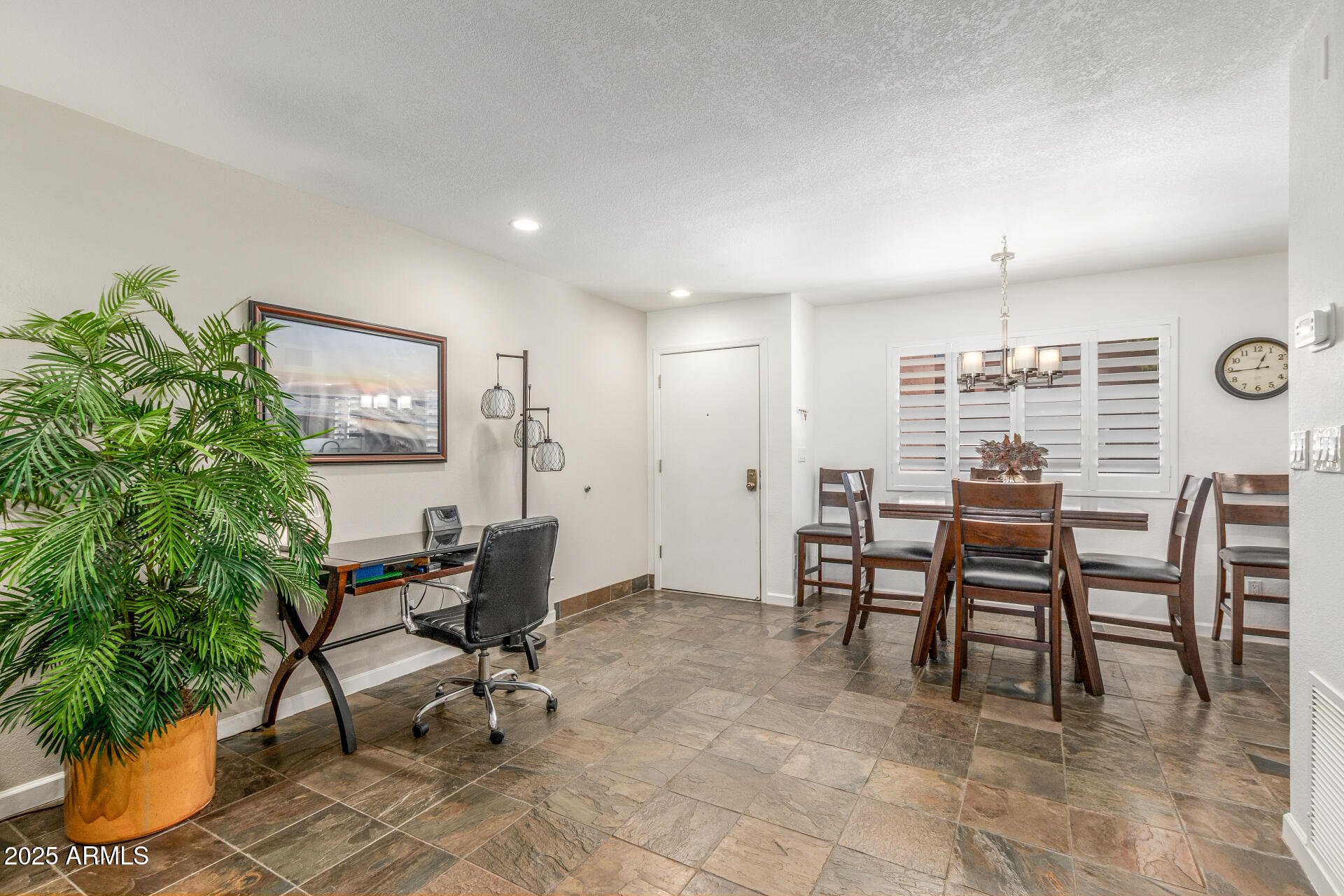 12212 N PARADISE VILLAGE Parkway 109