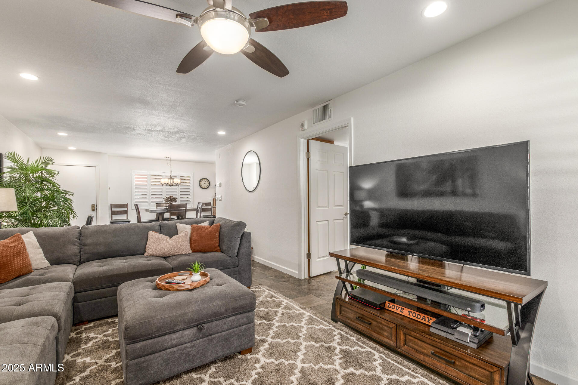 12212 N PARADISE VILLAGE Parkway 109