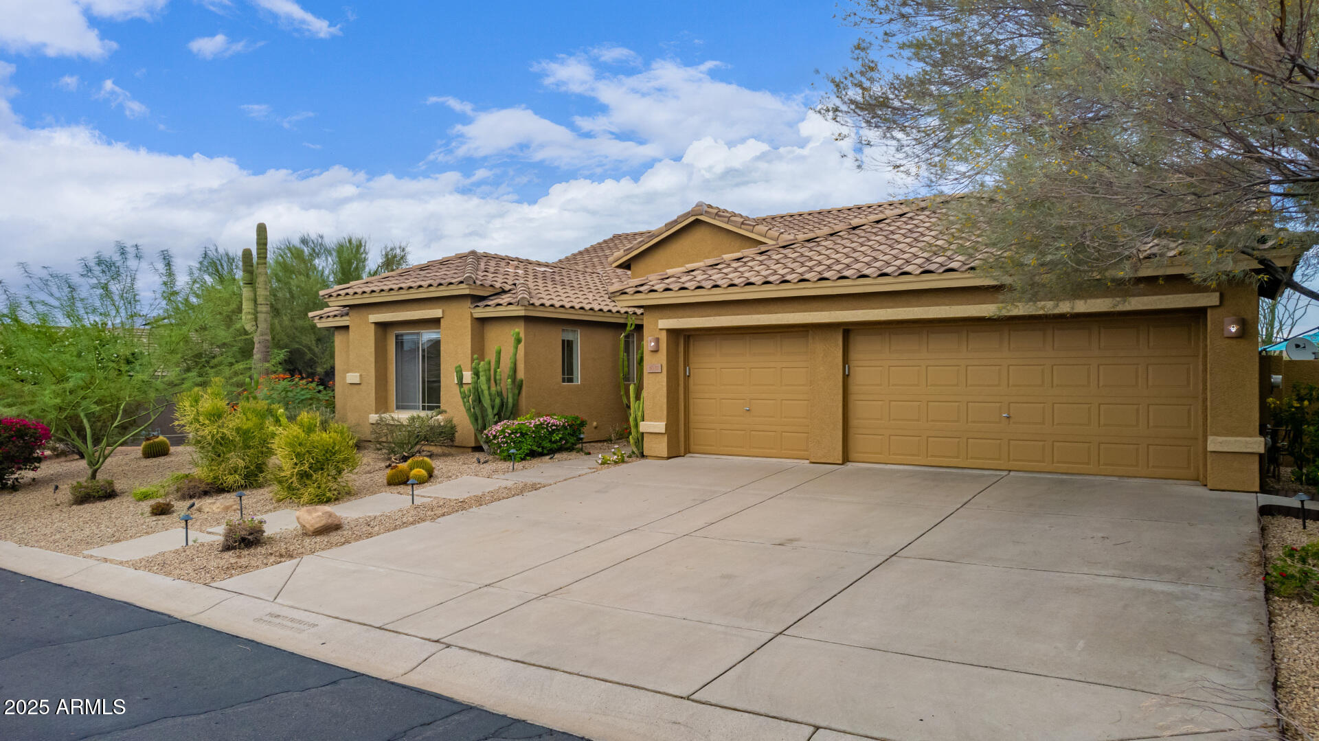 5032 E SIERRA SUNSET Trail