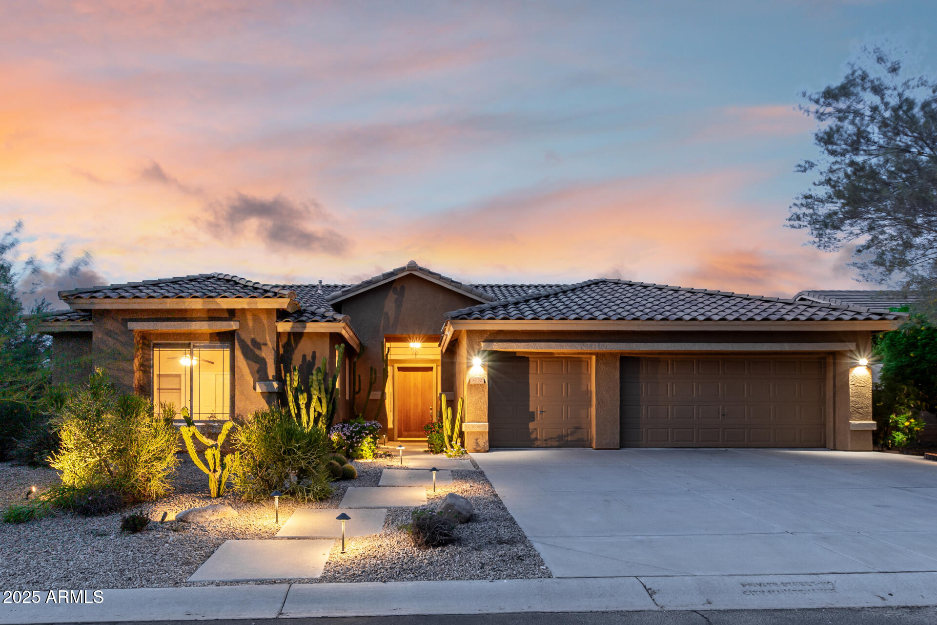 5032 E SIERRA SUNSET Trail
