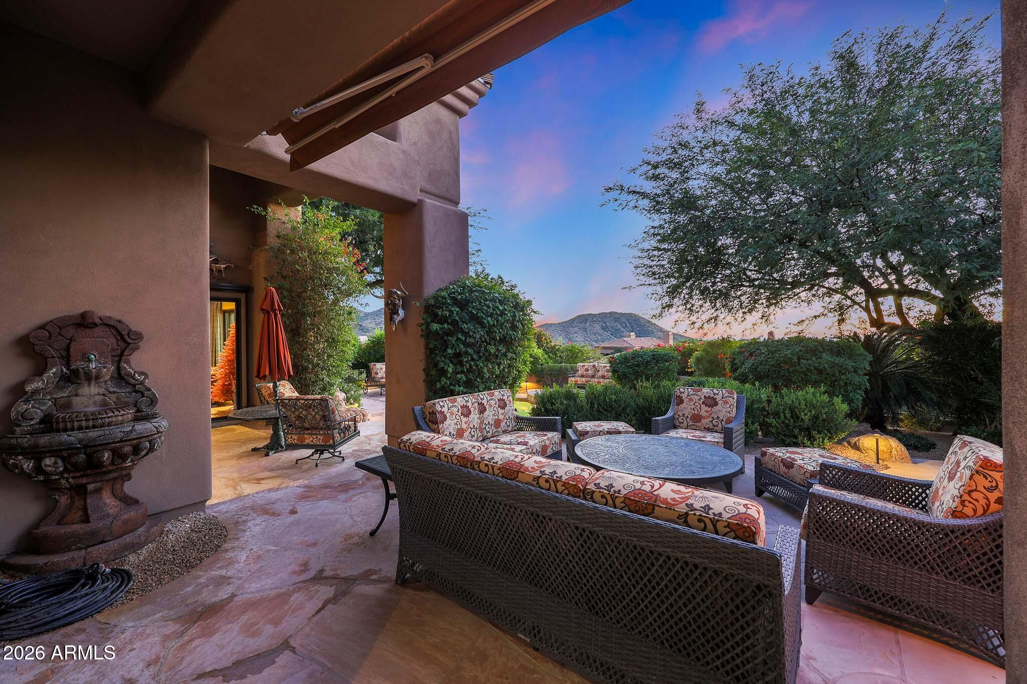 11023 E DE LA O Road