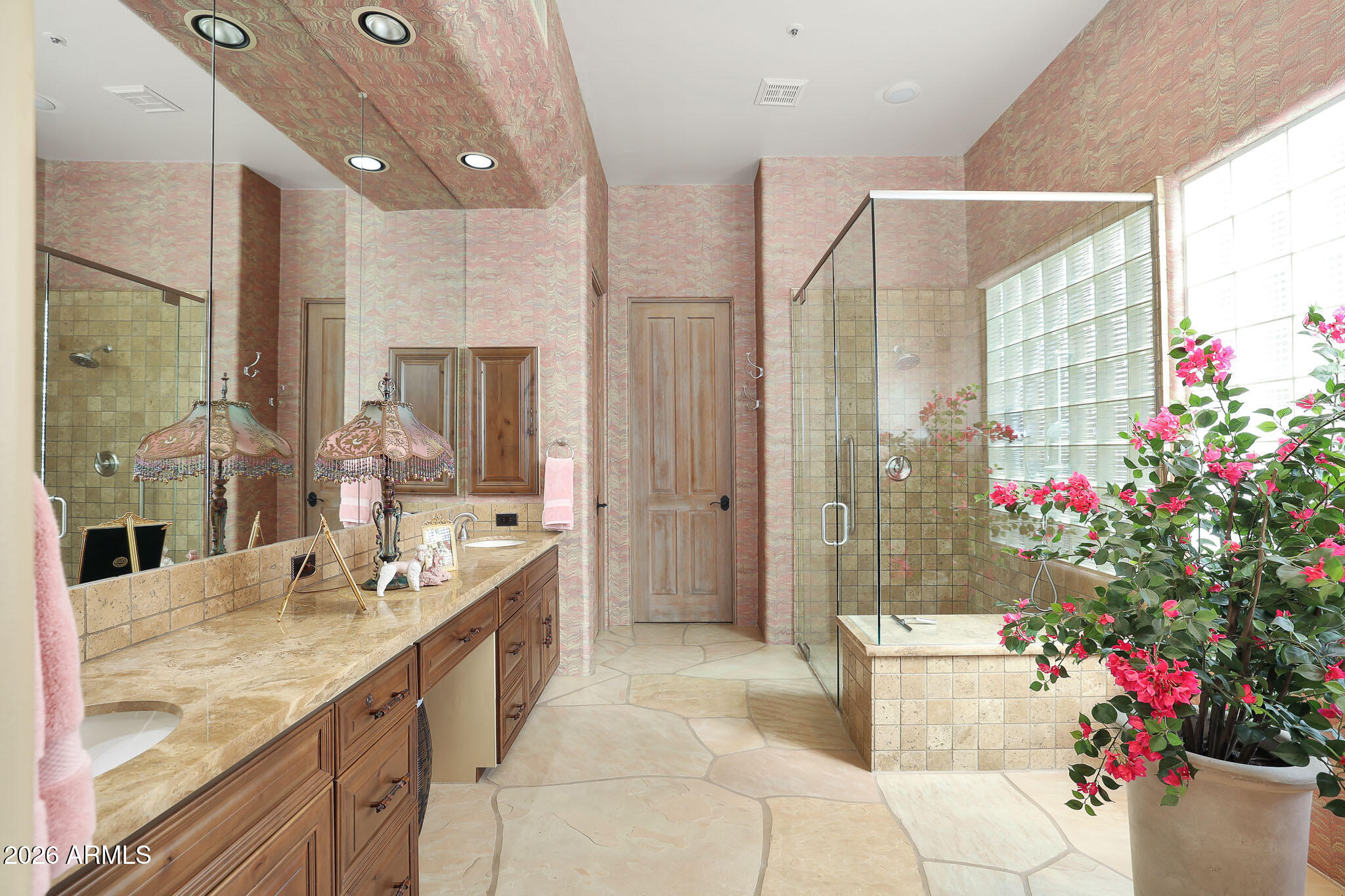 11023 E DE LA O Road