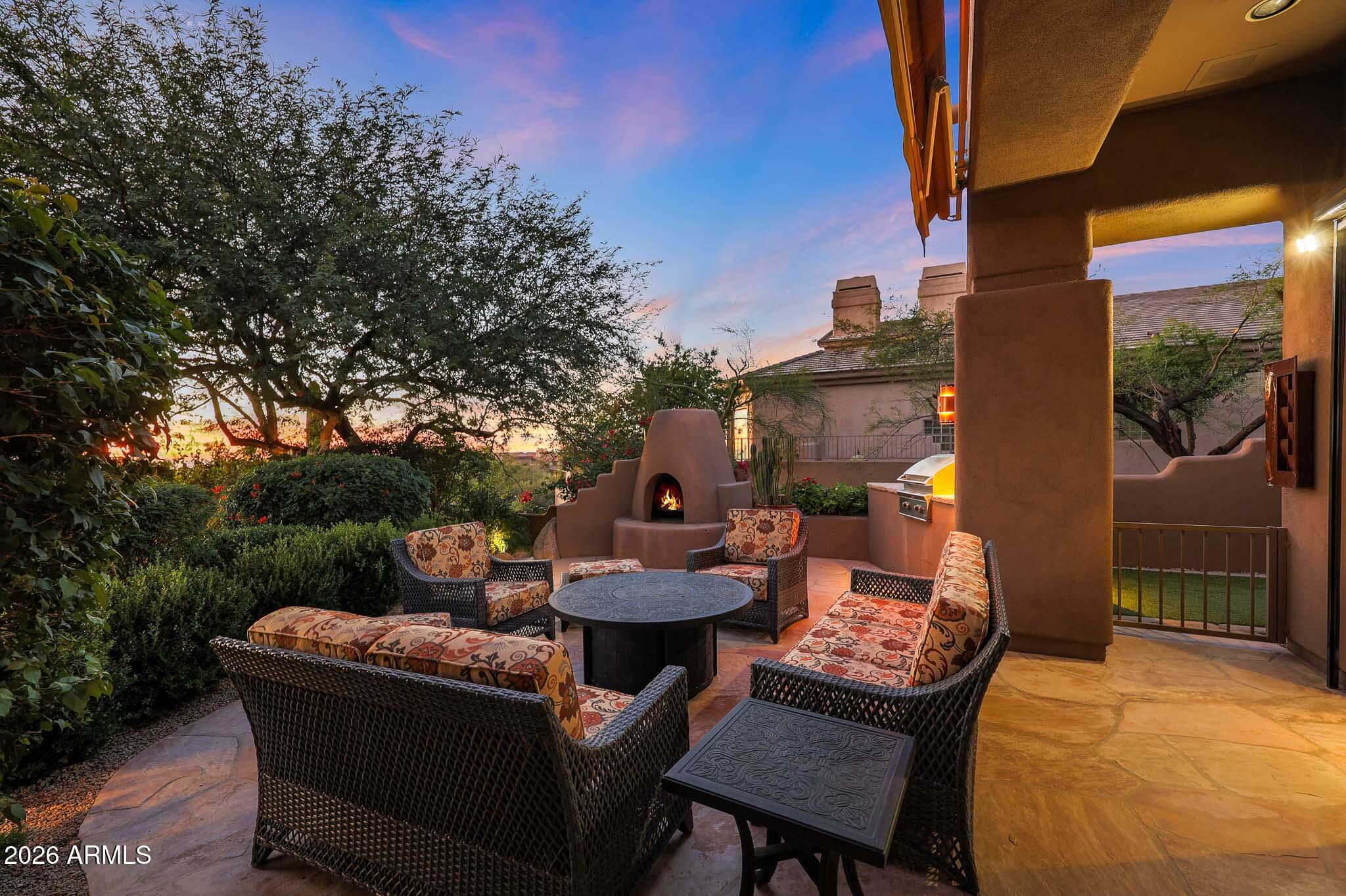 11023 E DE LA O Road