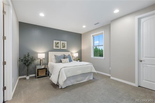 112 Sandlewood Way