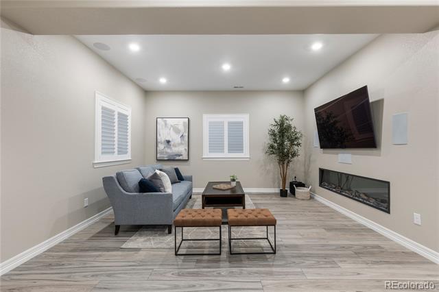 112 Sandlewood Way