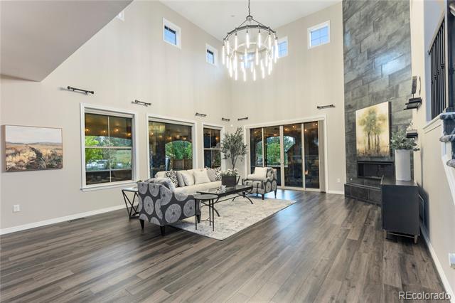 112 Sandlewood Way