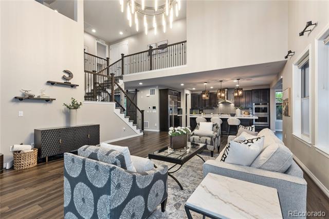 112 Sandlewood Way