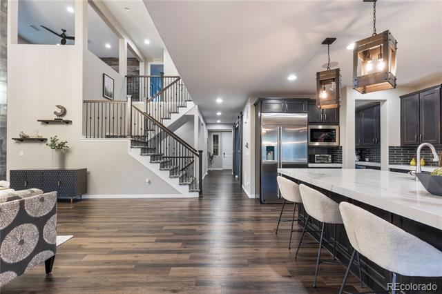 112 Sandlewood Way