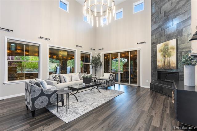 112 Sandlewood Way