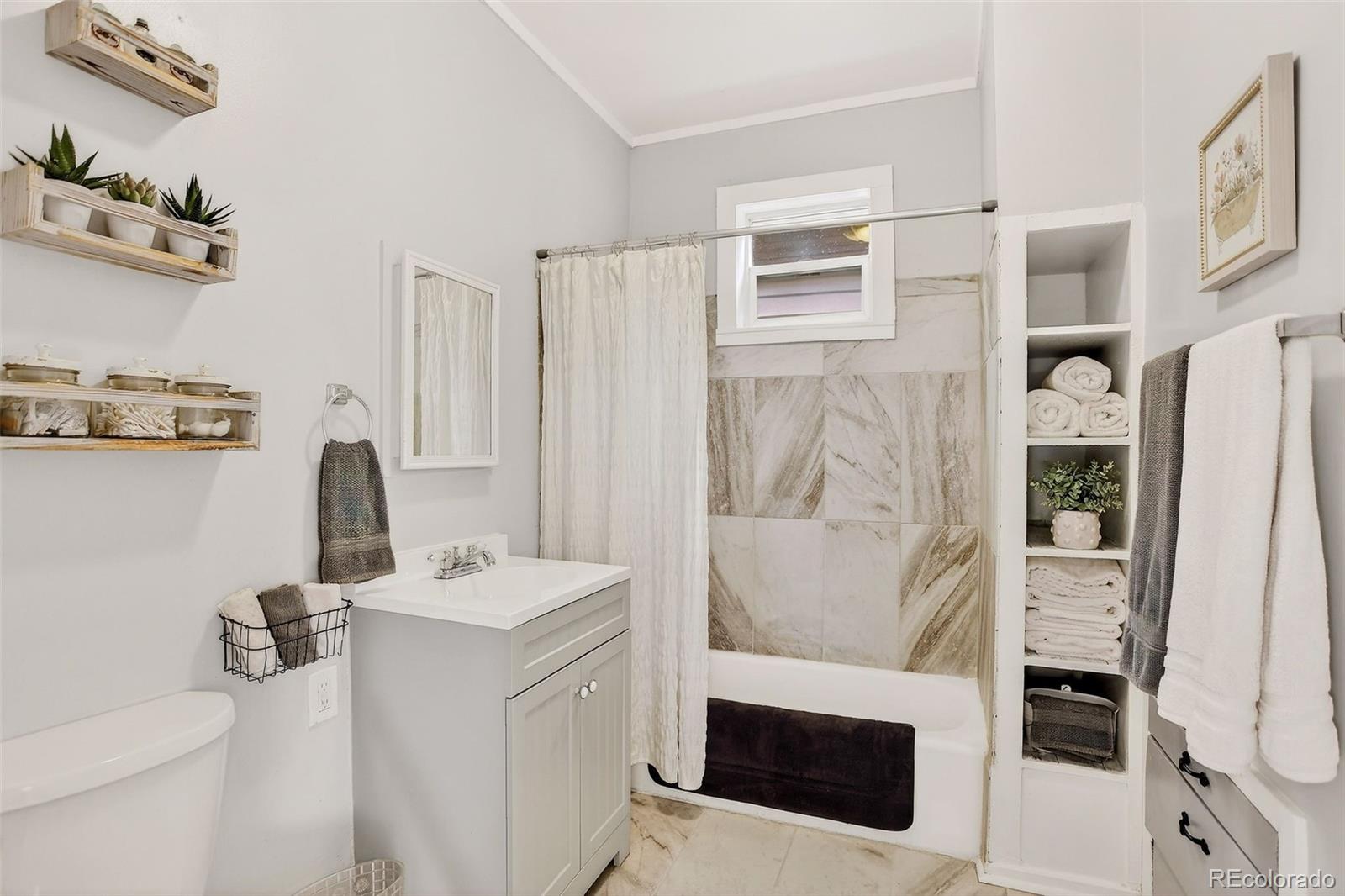 412 E Columbia Street