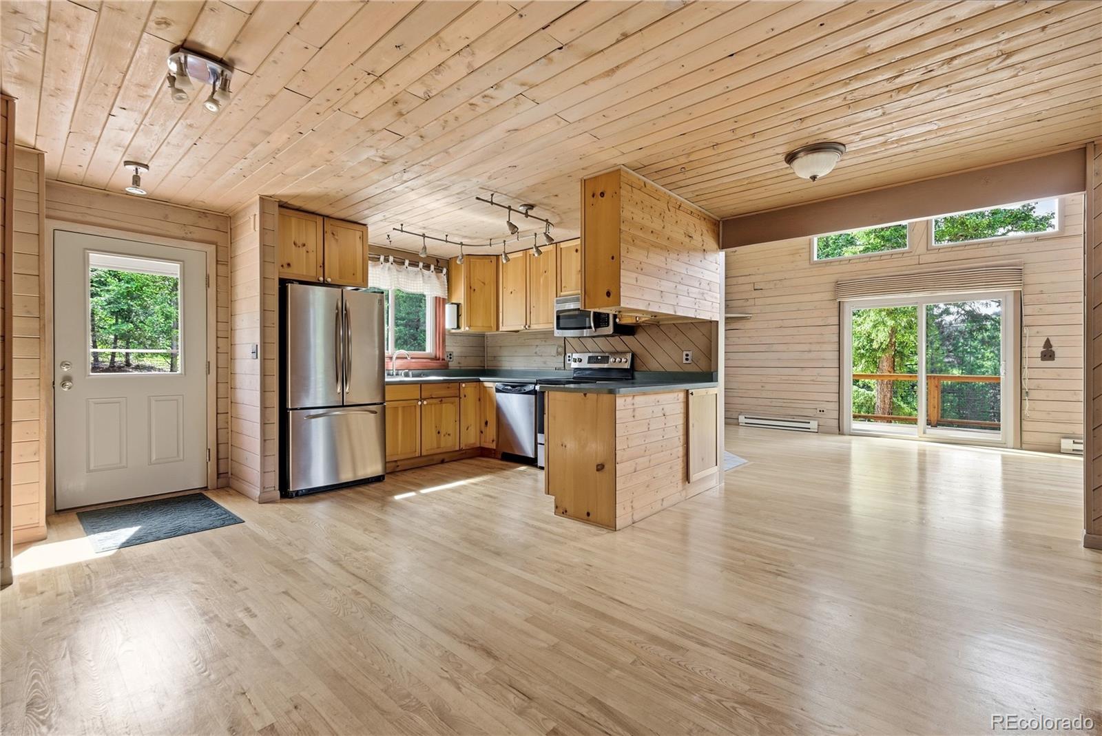 31050 Manitoba Drive