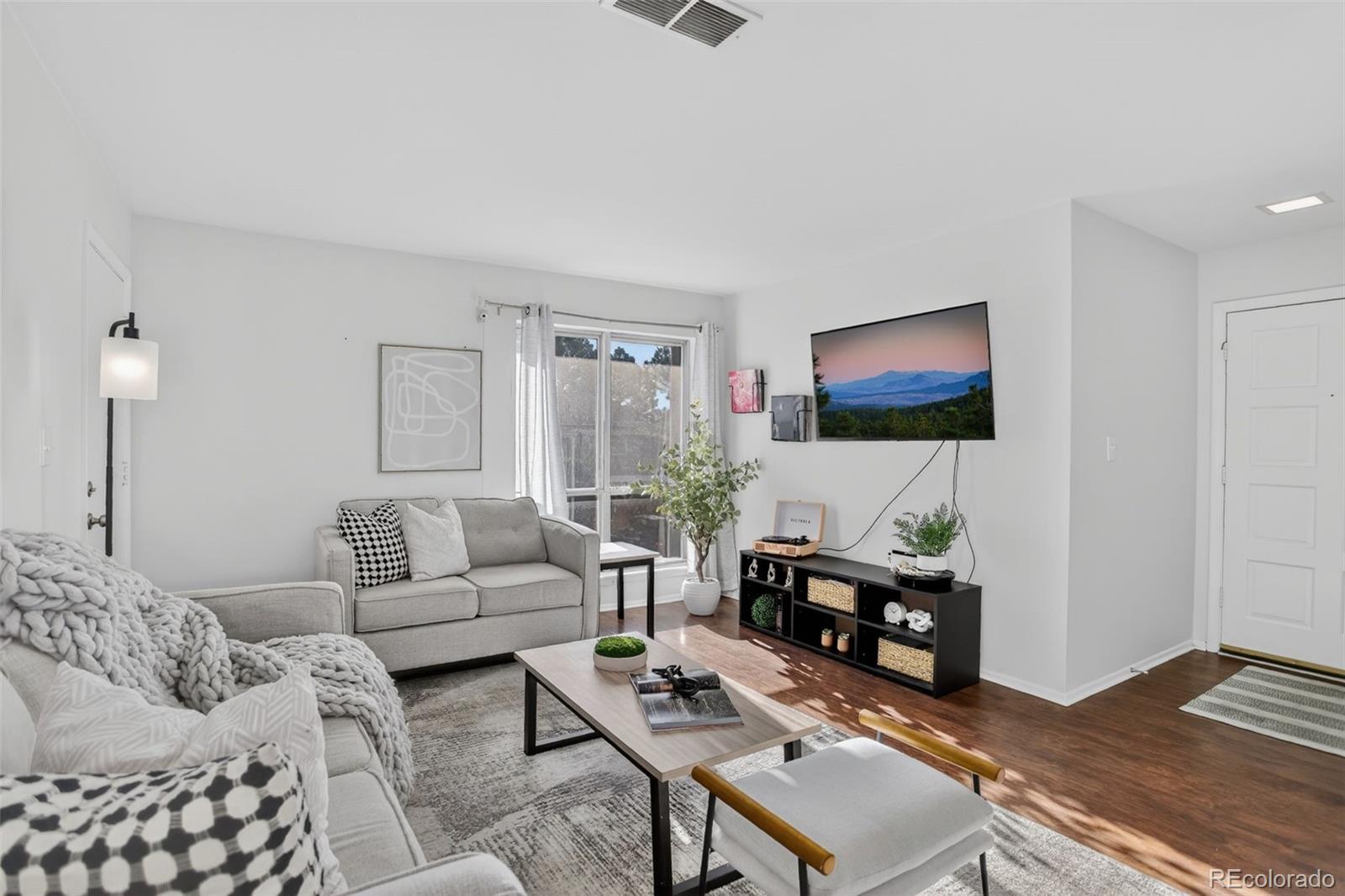 7205 S Gaylord Street Unit: F15