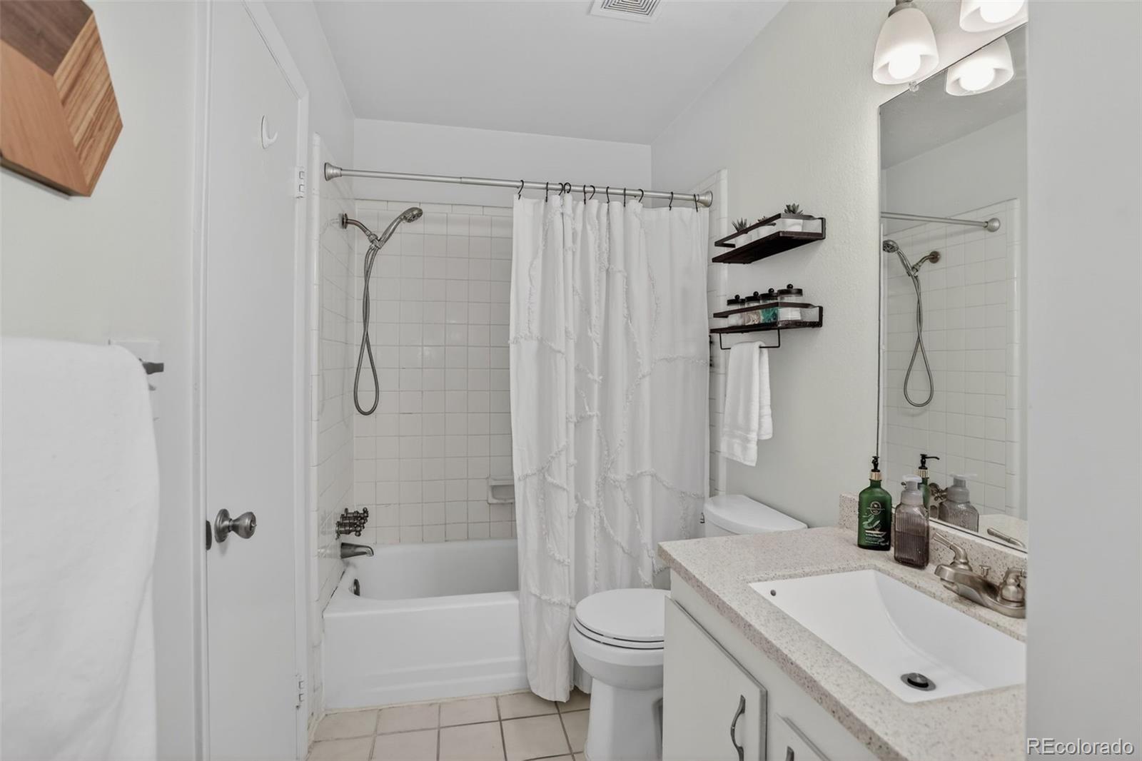 7205 S Gaylord Street Unit: F15